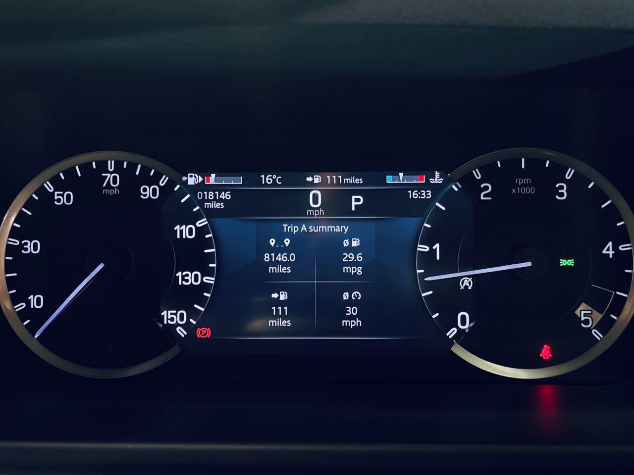Land Rover Defender 90 view 11
