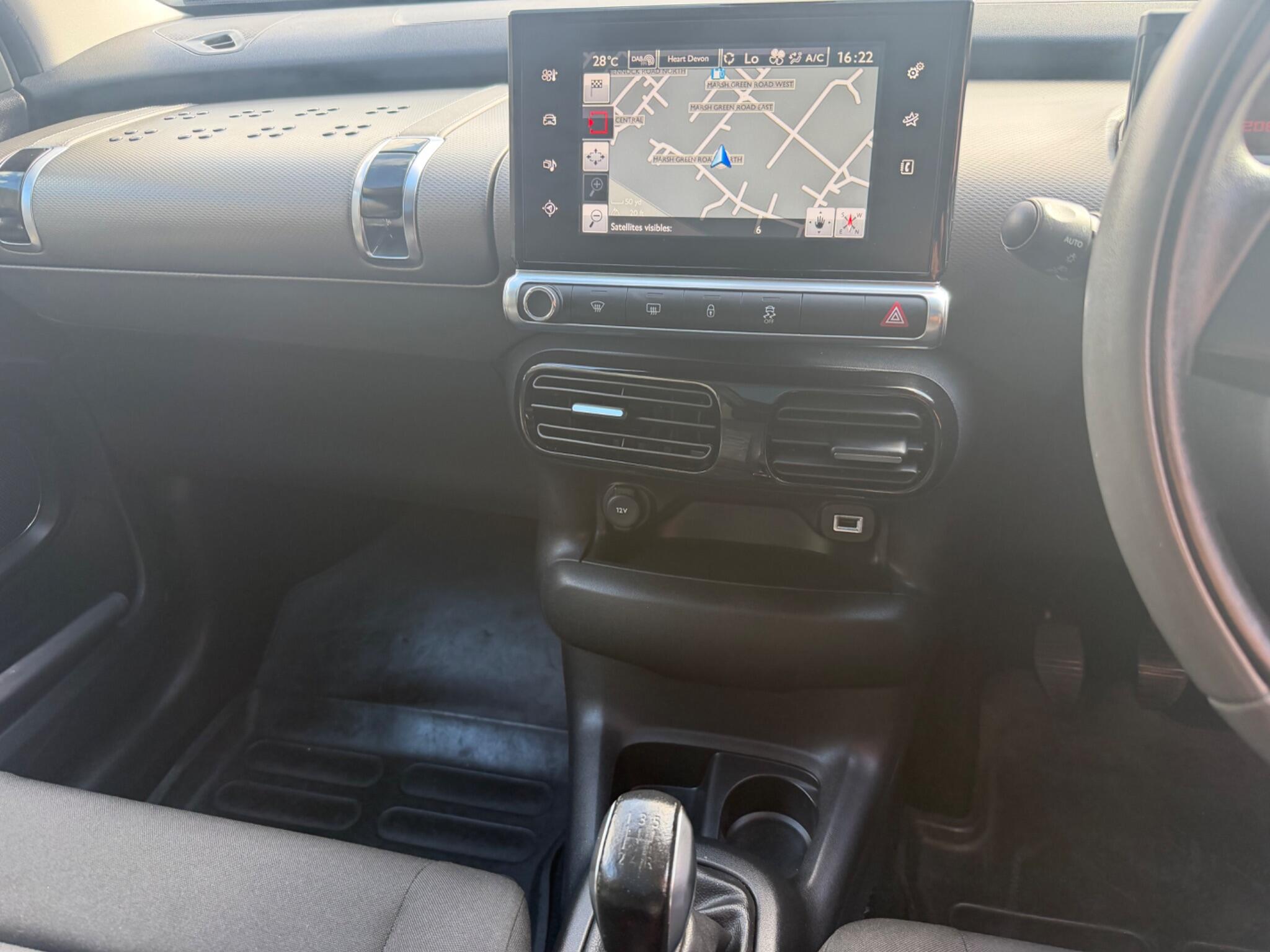 Citroen C4 Cactus view 4