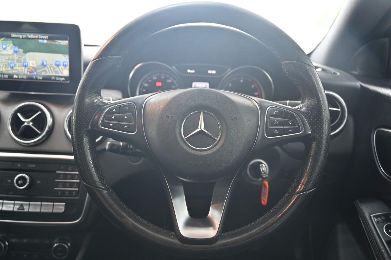 Mercedes-Benz Cla view 20