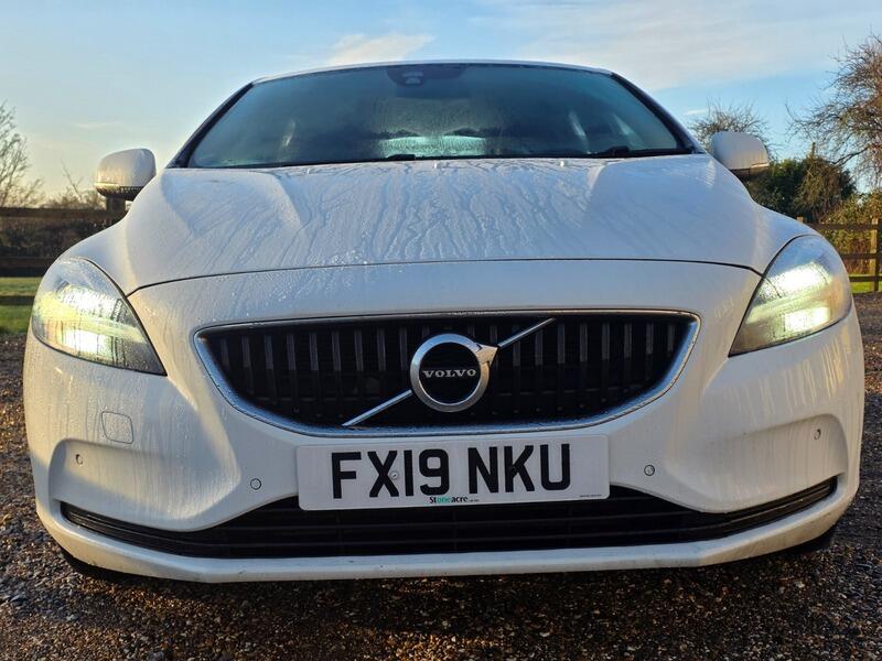 2019 Volvo V40 2.0 T2 R-Design Edition Euro 6 (s/s) 5dr • 129,000 miles image 8