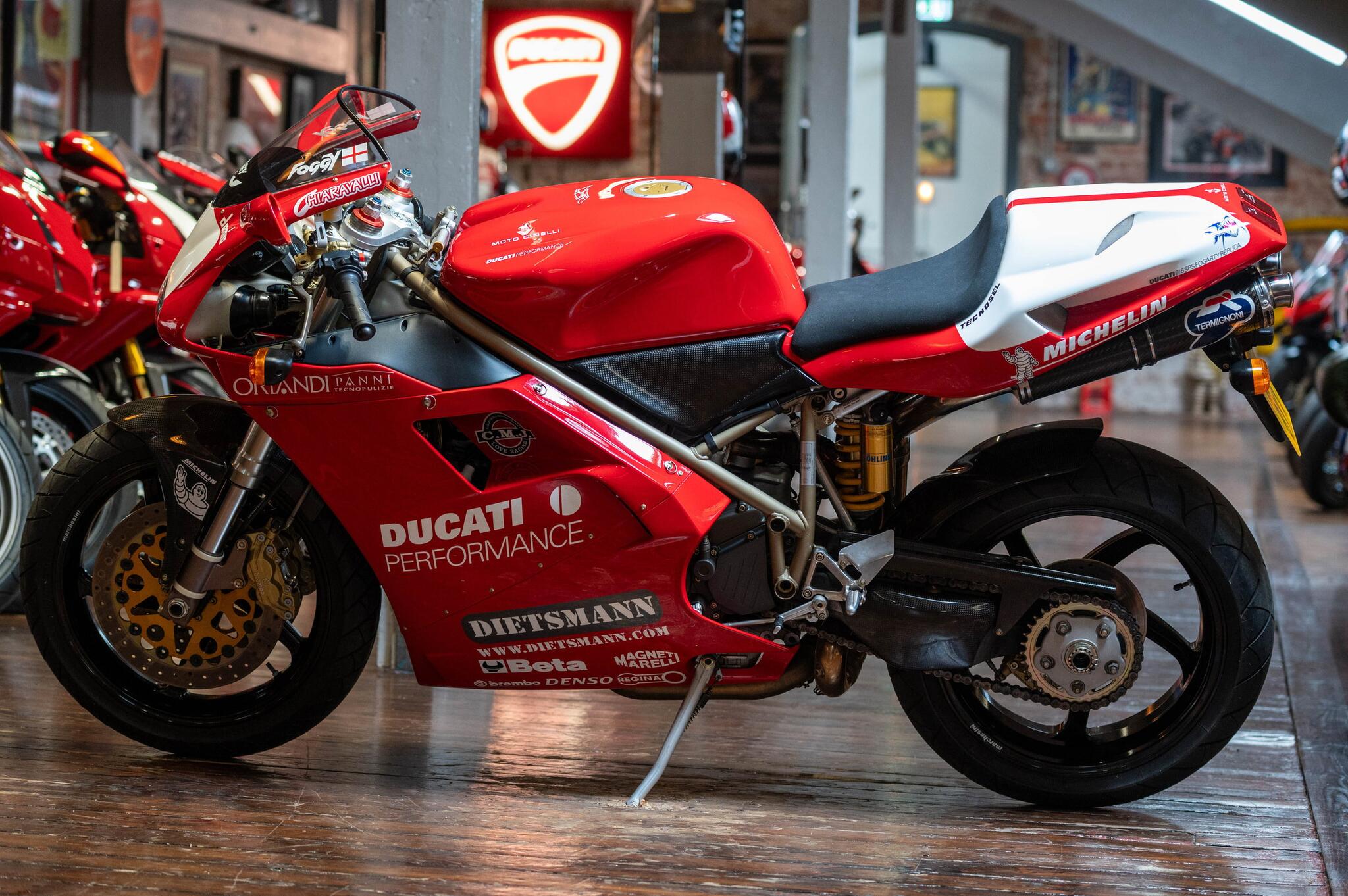 Ducati 916 view 2