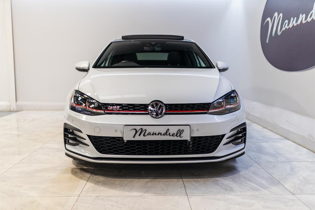 Volkswagen Golf view 5