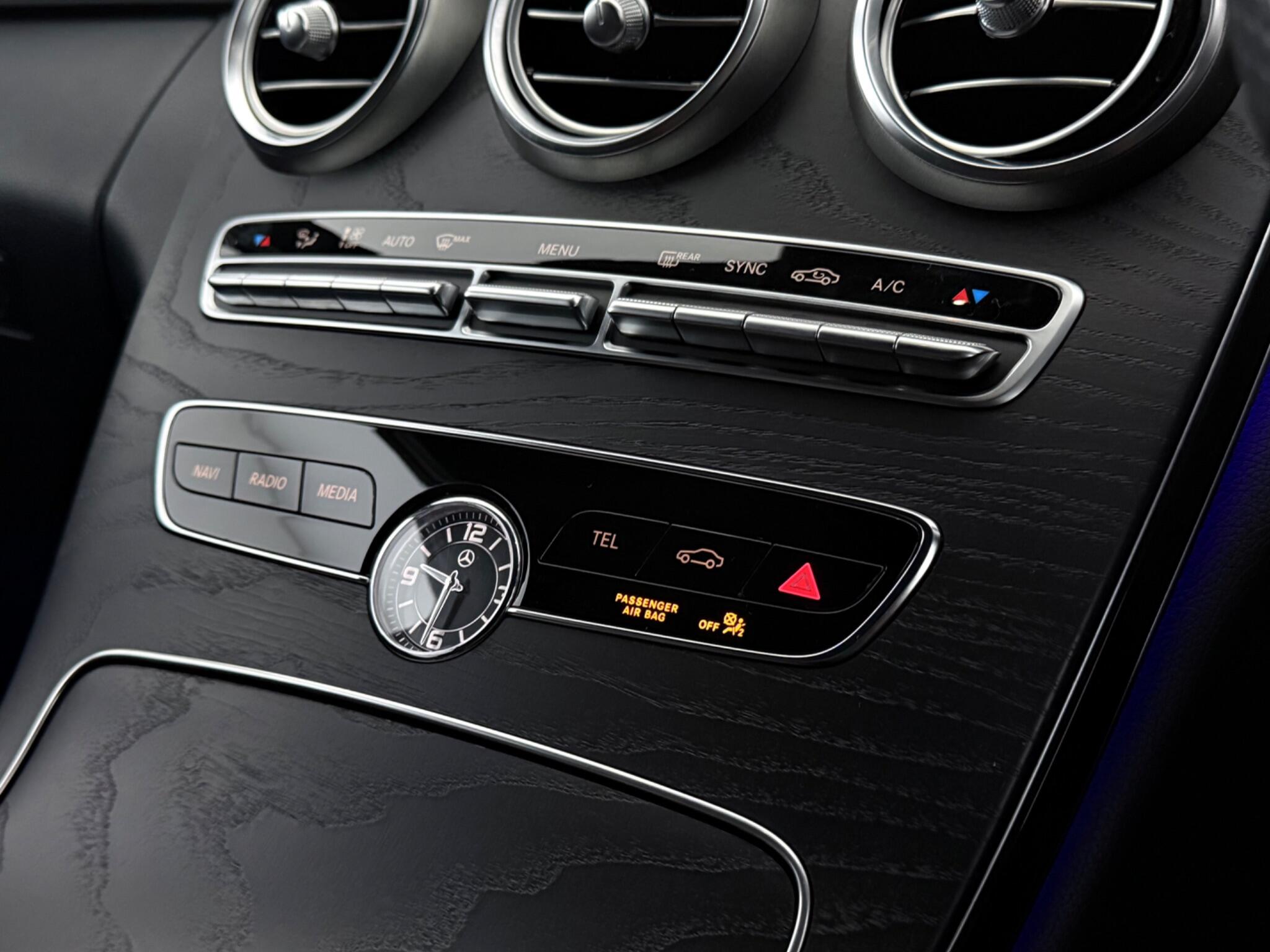 Mercedes-Benz C-Class view 23