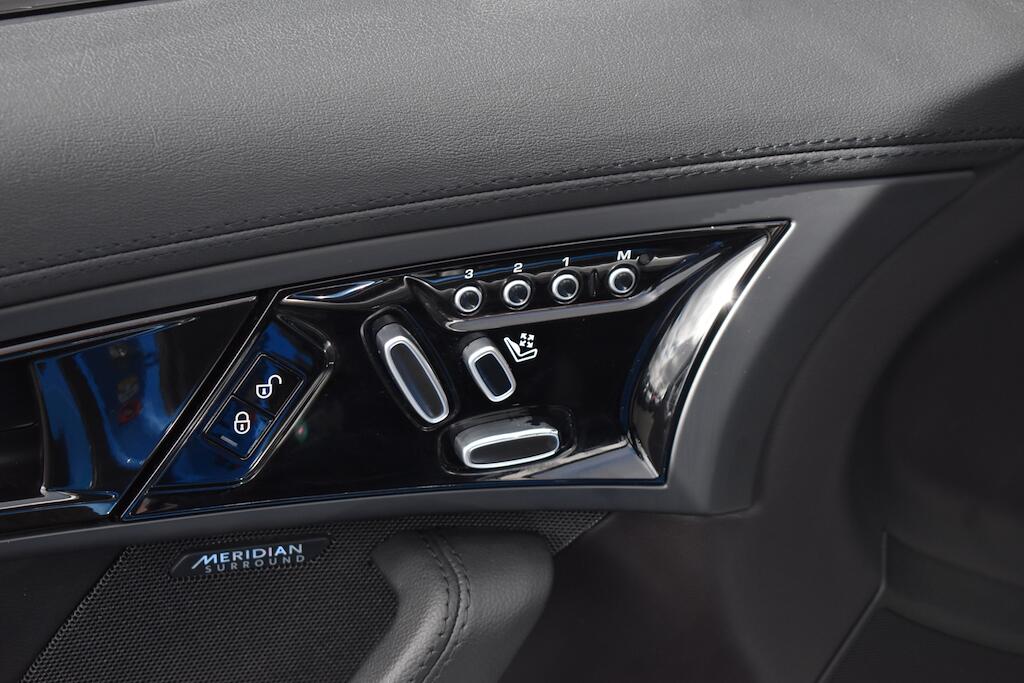 Jaguar F-Type view 33