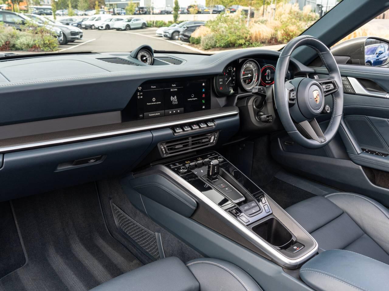 Porsche 911 view 30