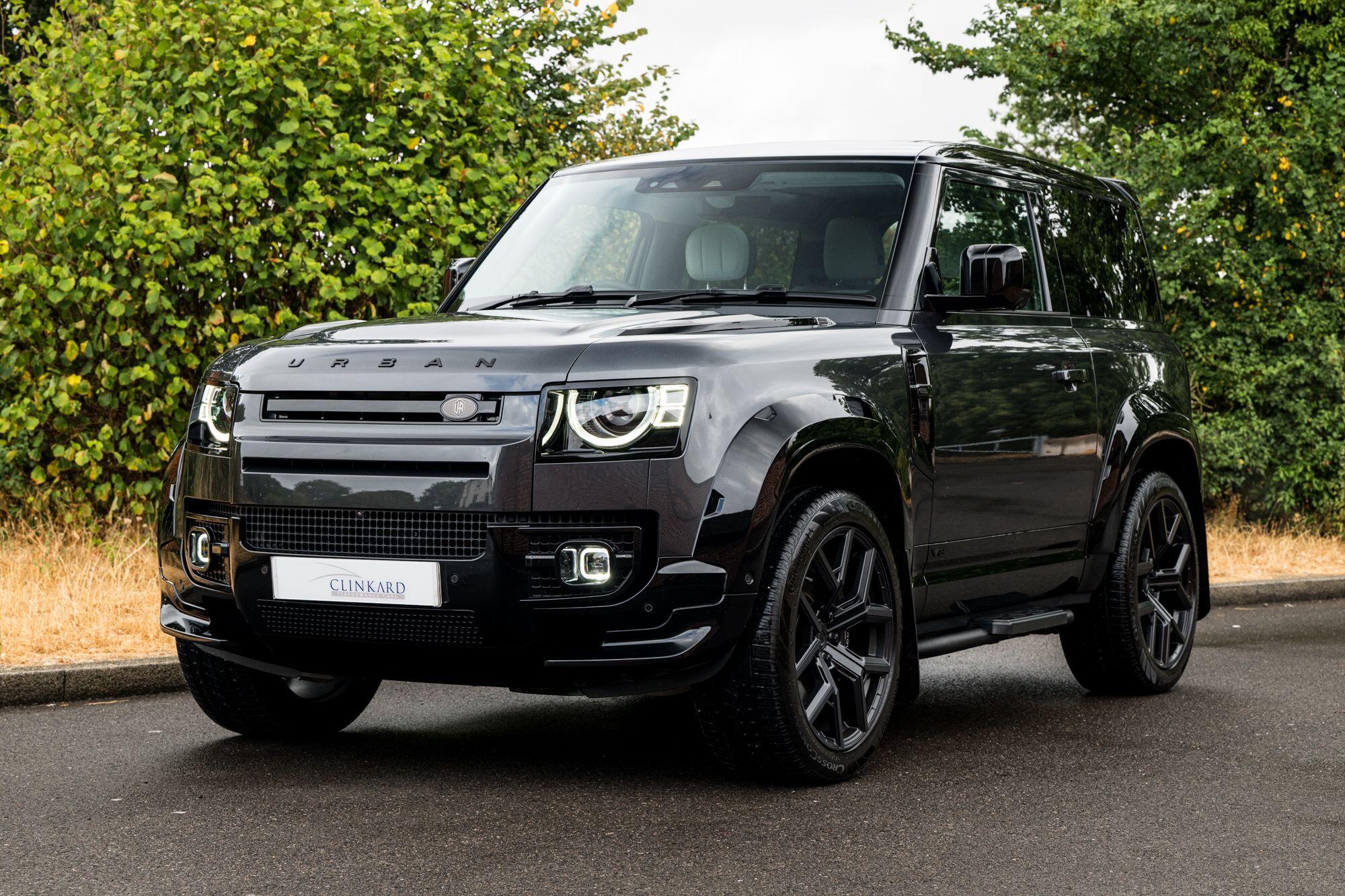 Land Rover Defender 90 view 4