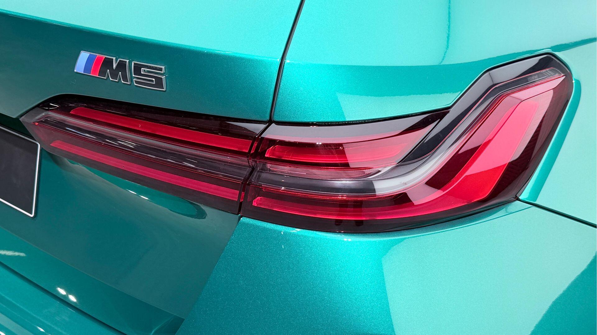 BMW M5 view 21