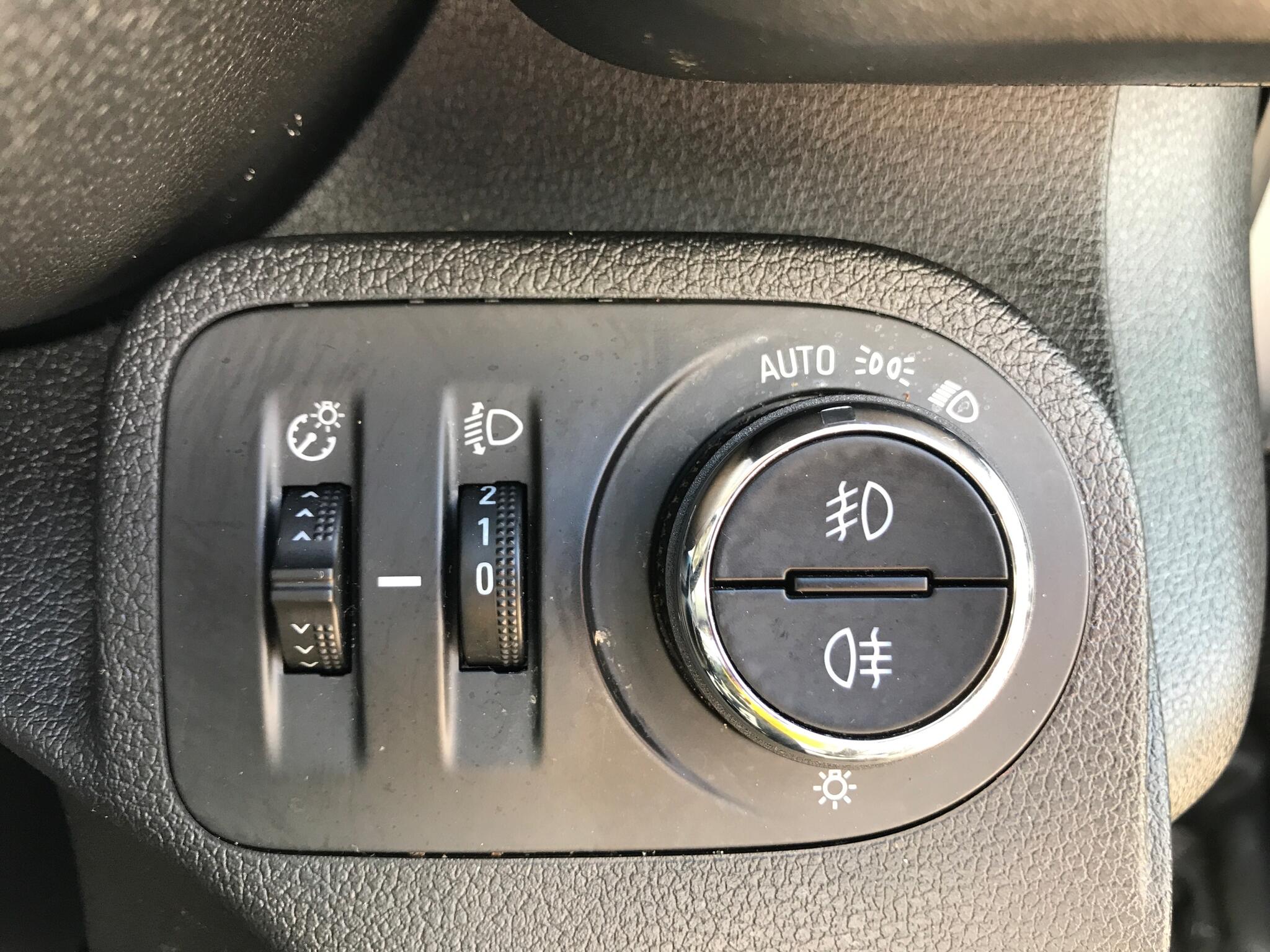 Vauxhall Combo Life Electric view 27