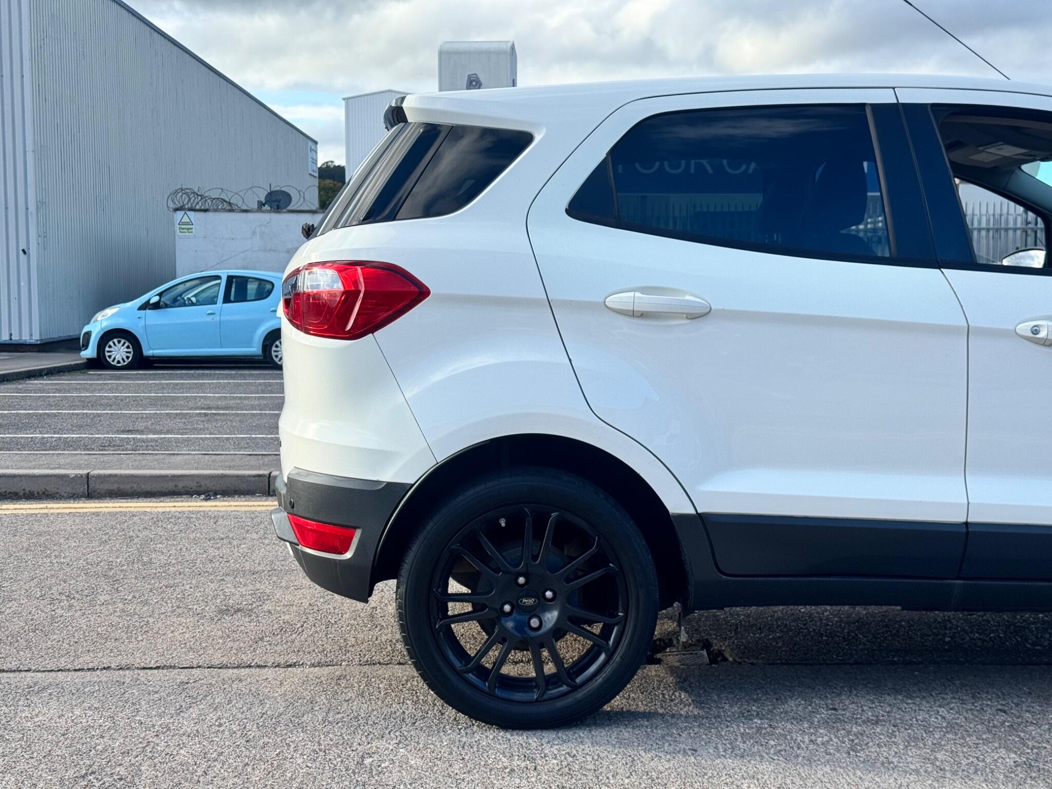 Ford Ecosport view 42