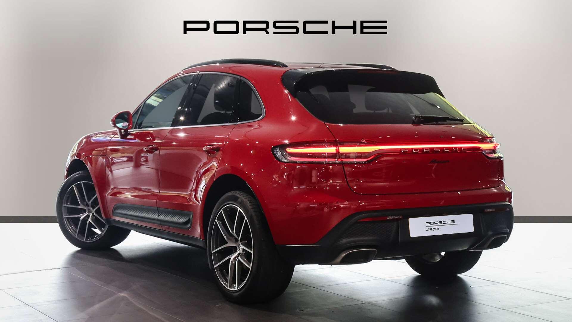 Porsche Macan view 4