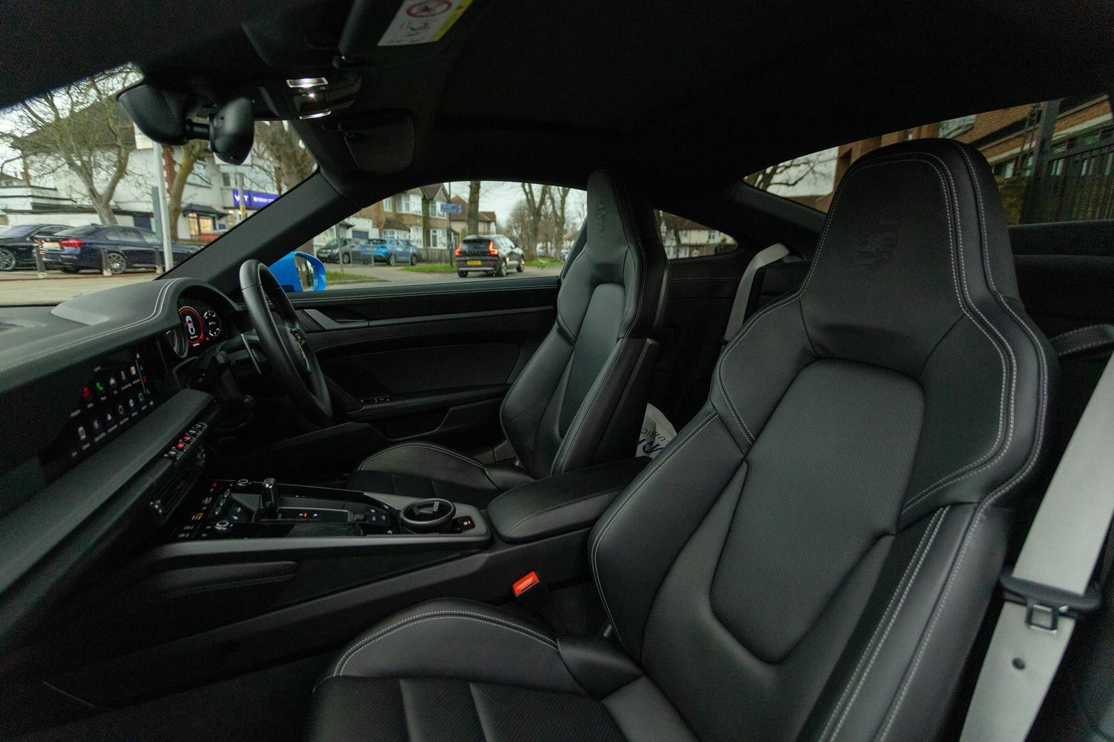 Porsche 911 view 19