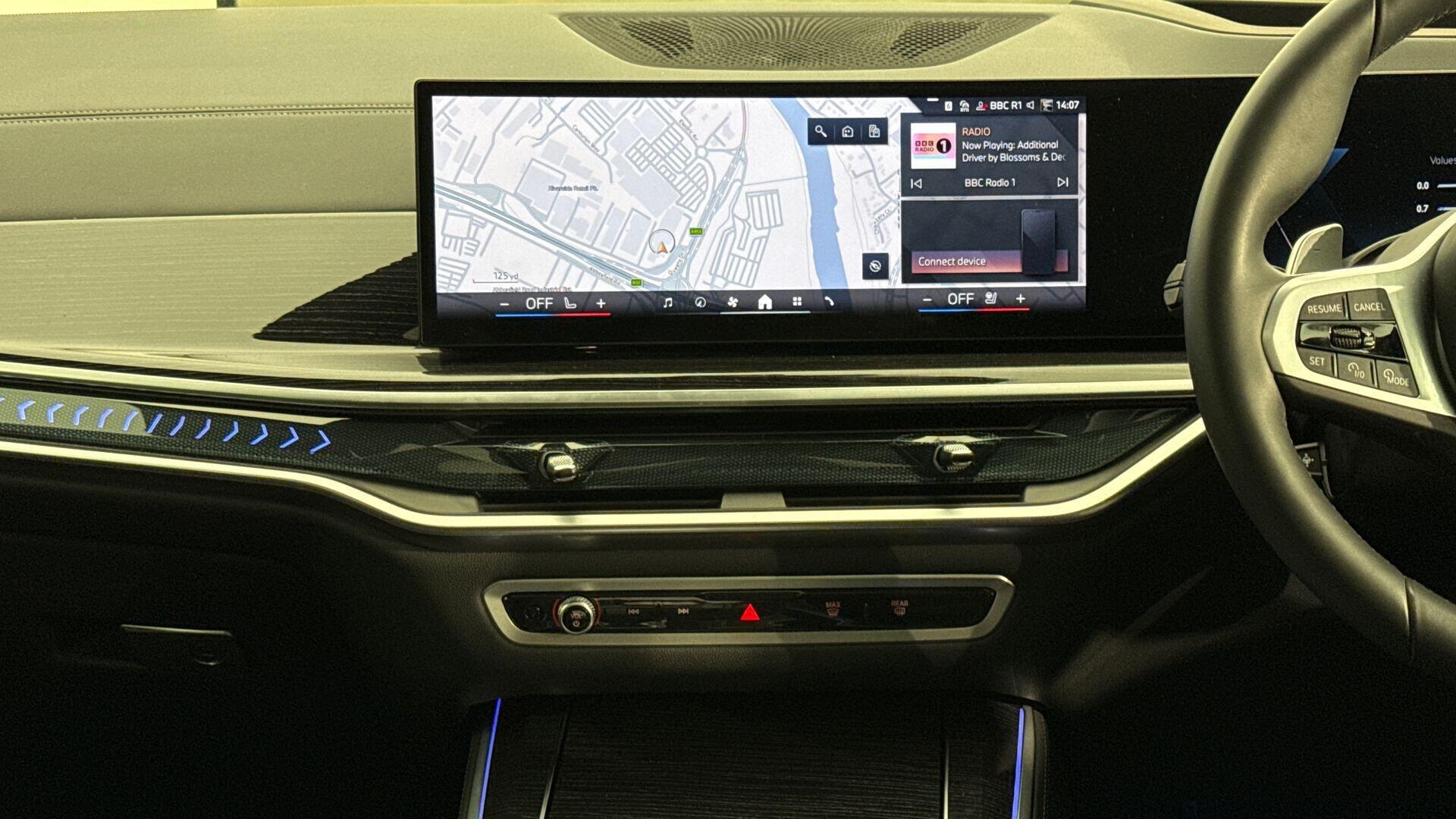 BMW X5 view 8