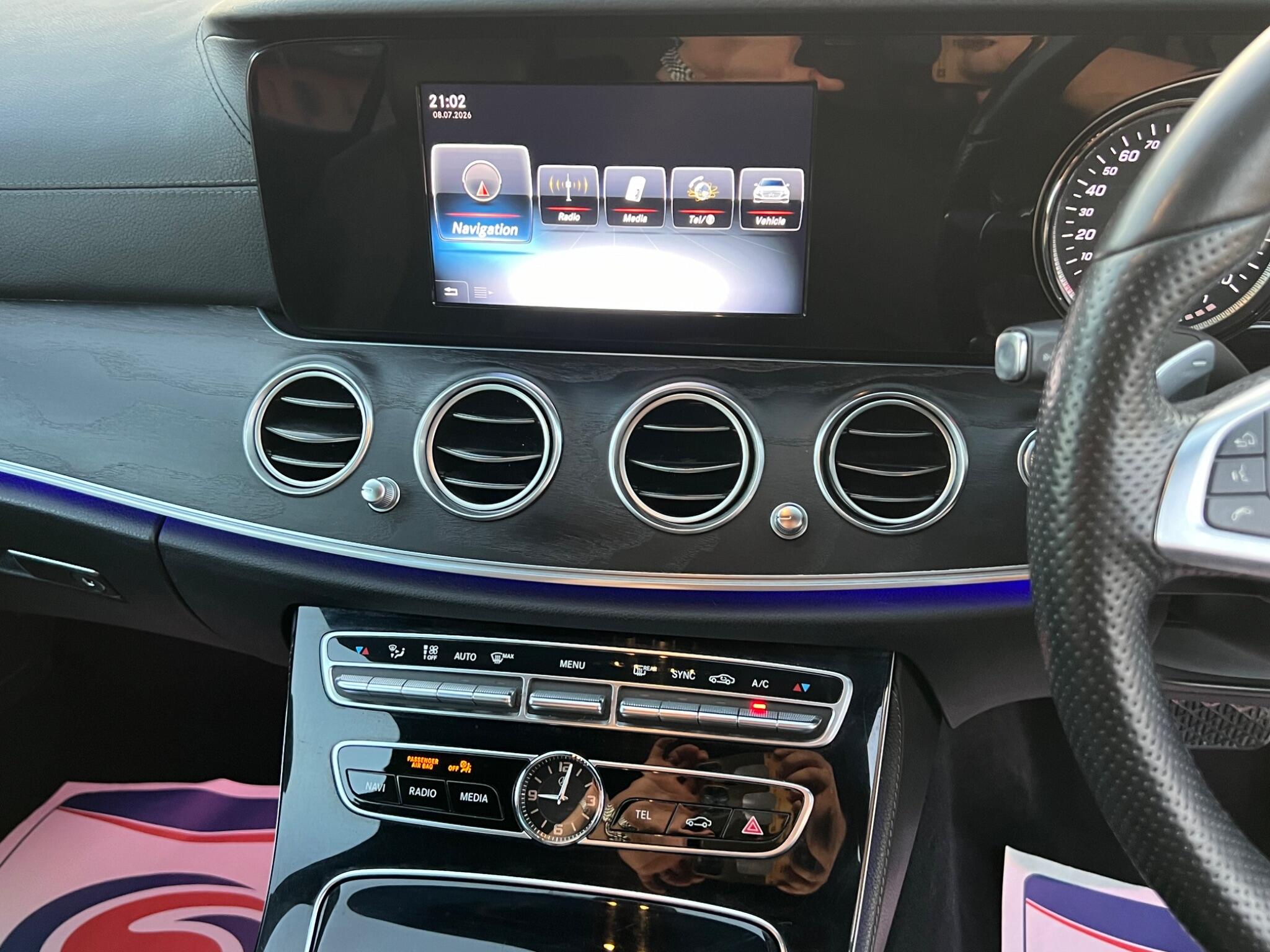 Mercedes-Benz E Class view 38