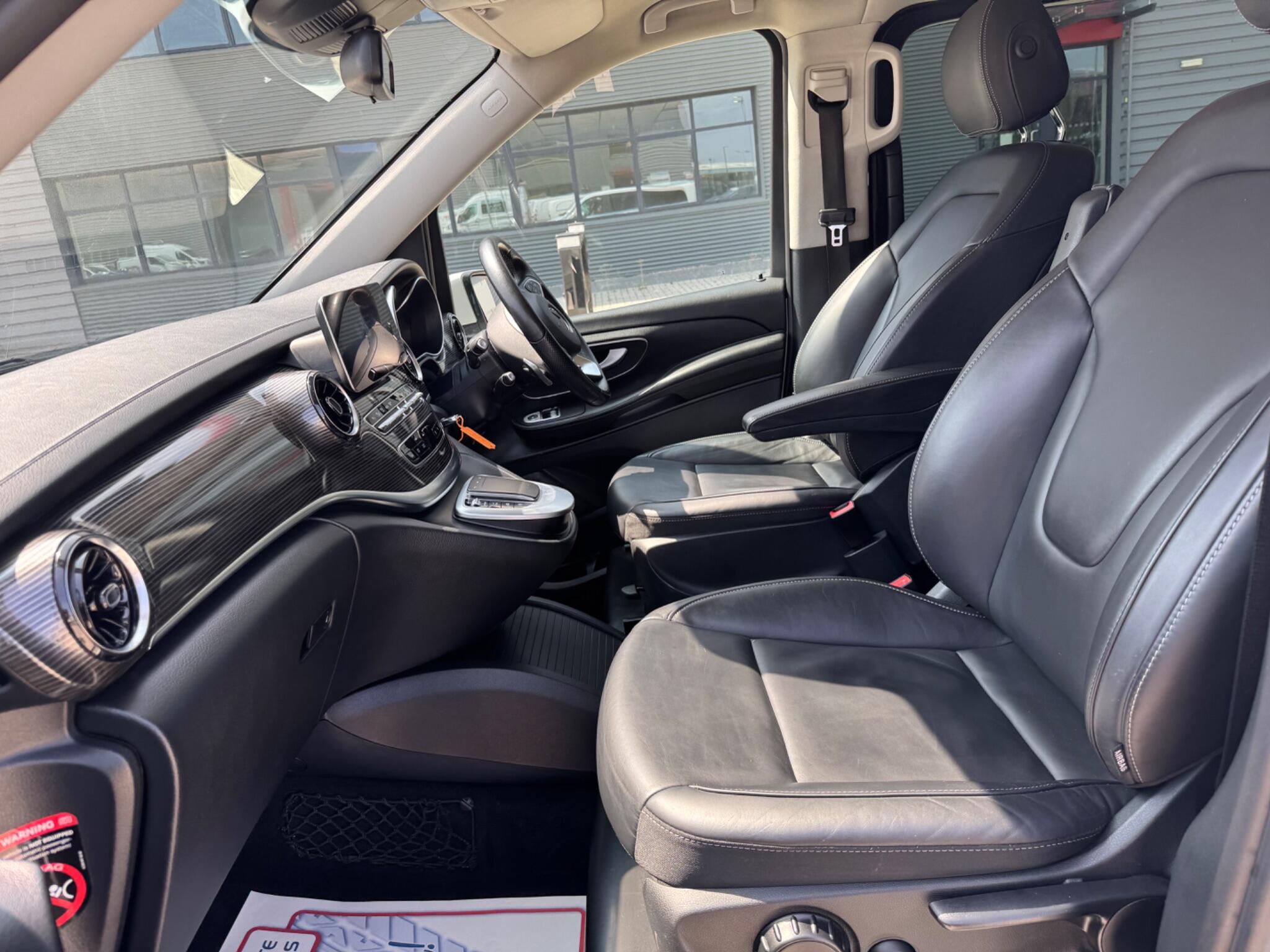 Mercedes-Benz V Class view 44