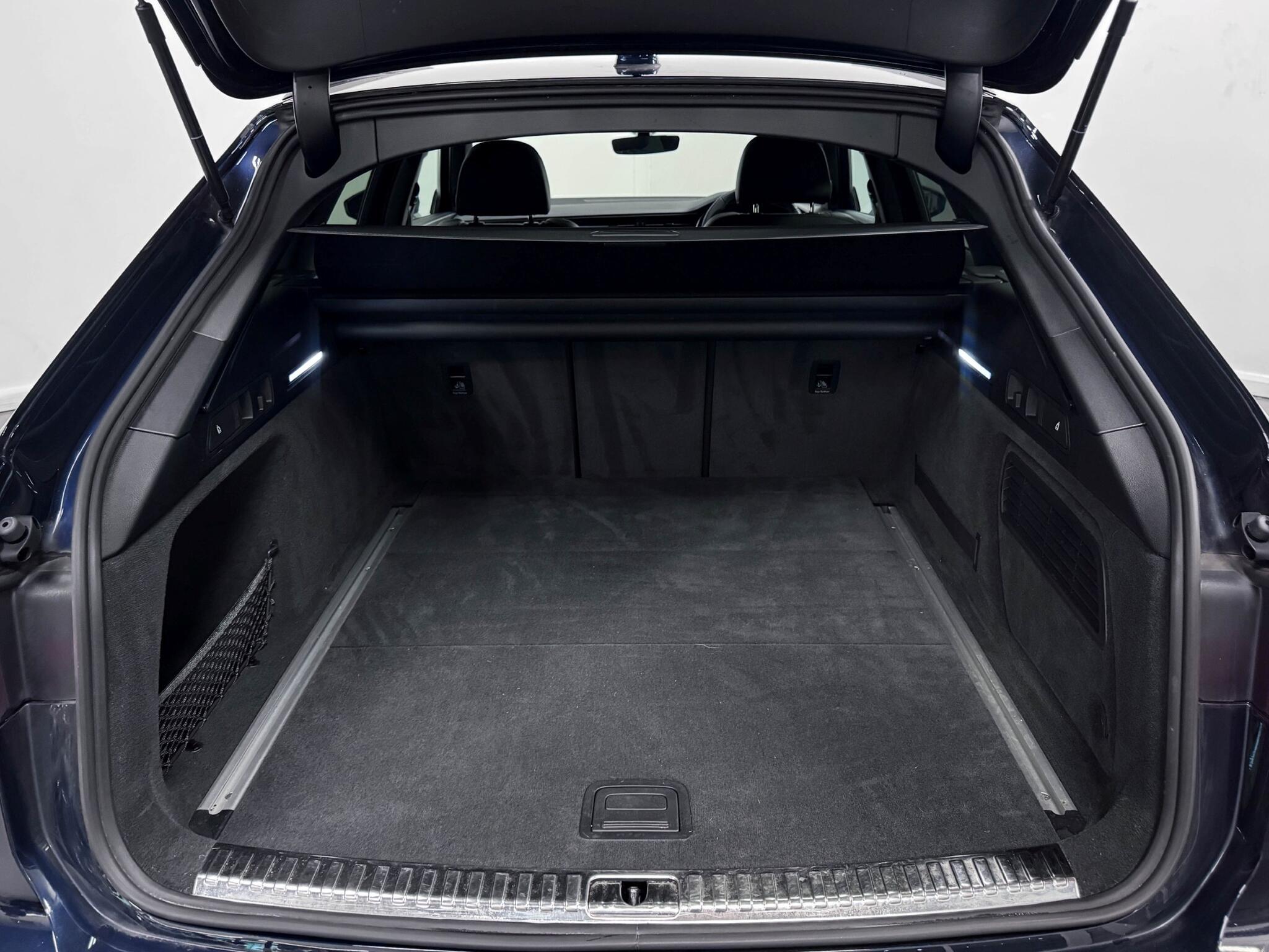Audi A6 view 7