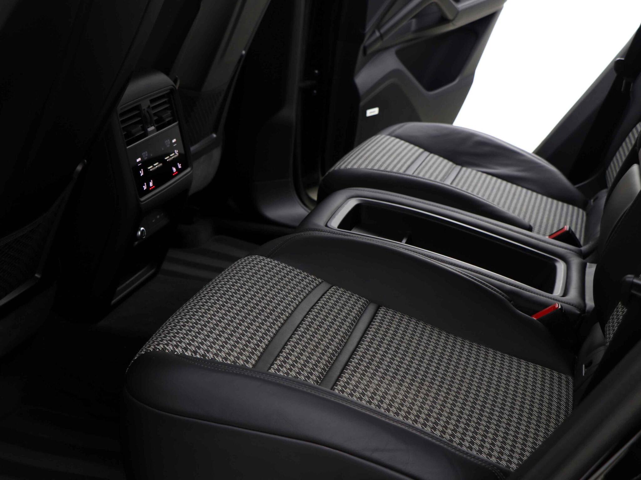Porsche Cayenne view 25