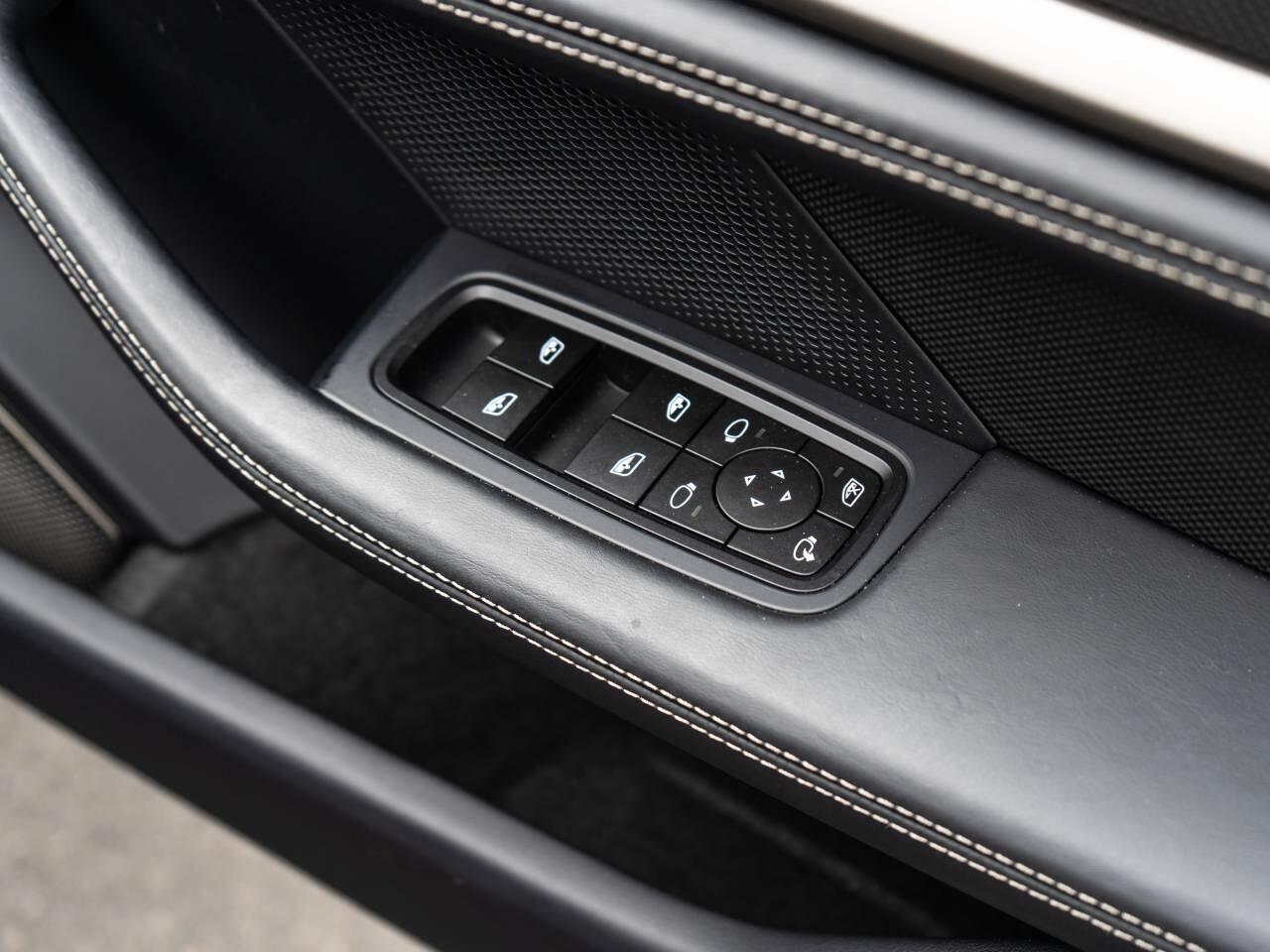 Porsche Taycan view 27
