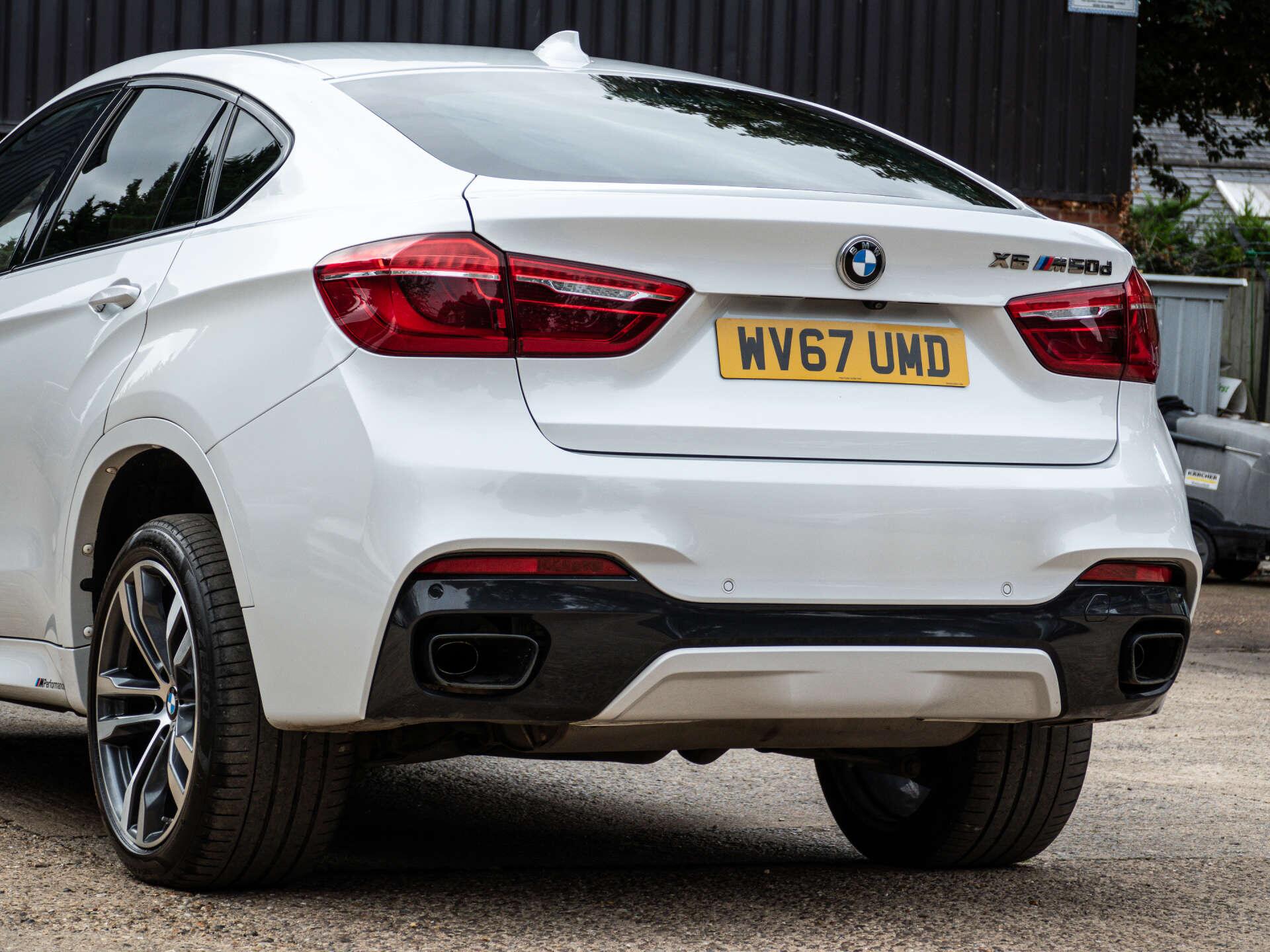BMW X6 view 15