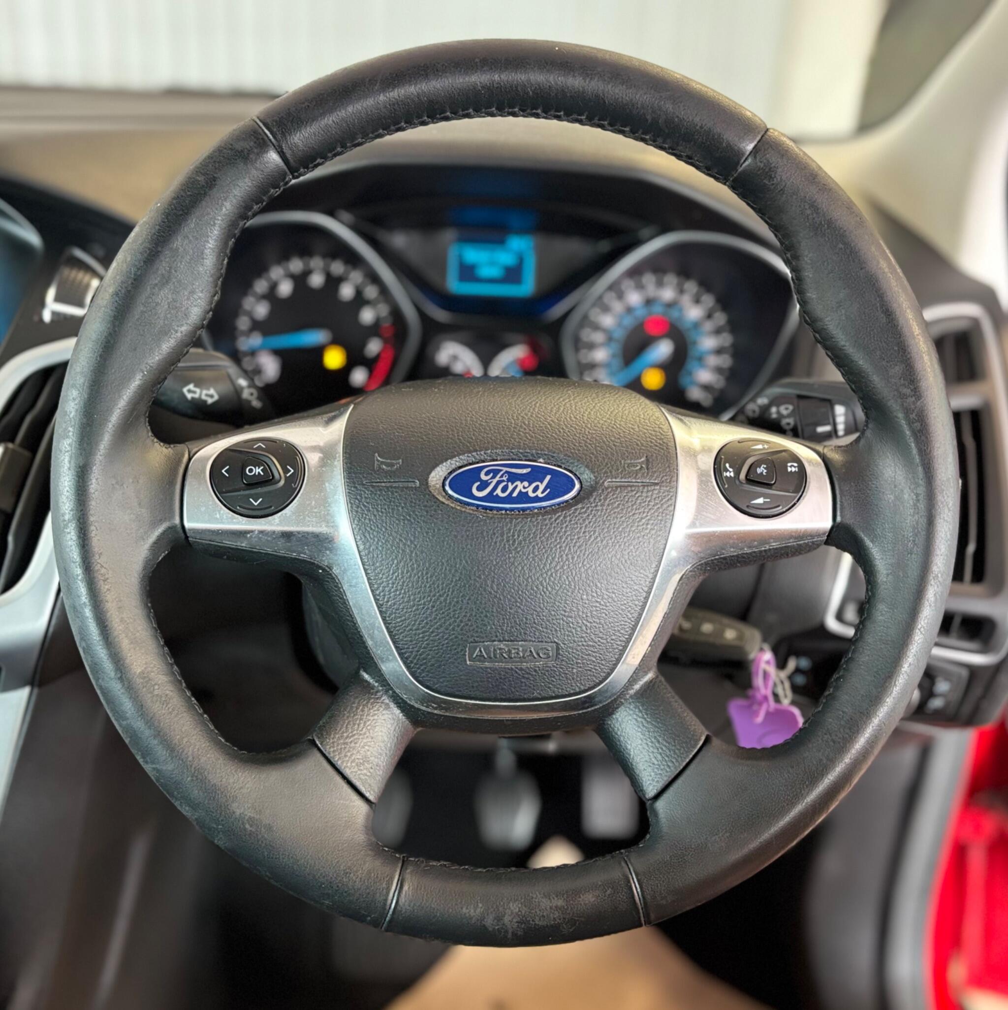 Ford Focus view 25