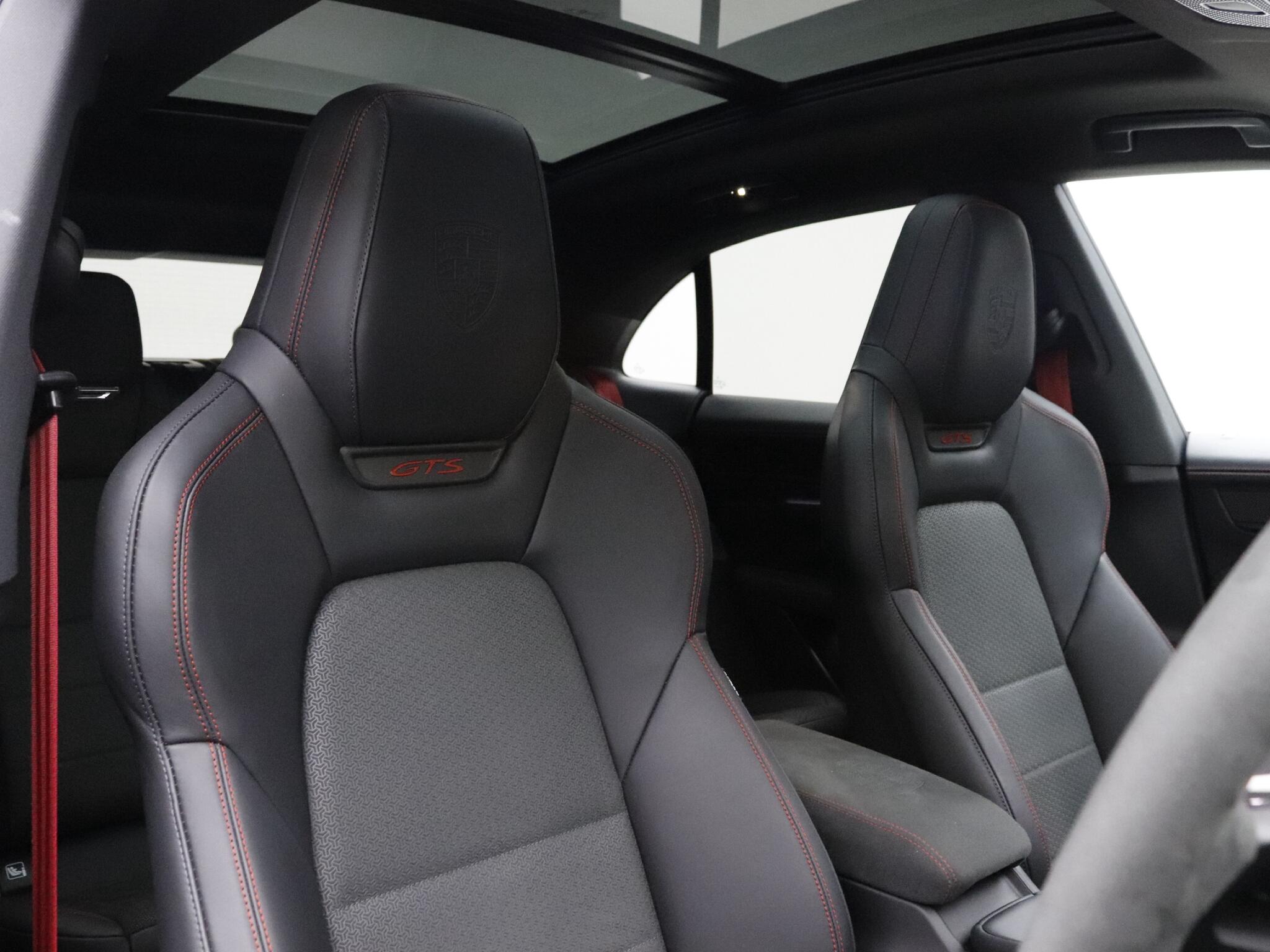 Porsche Macan view 29