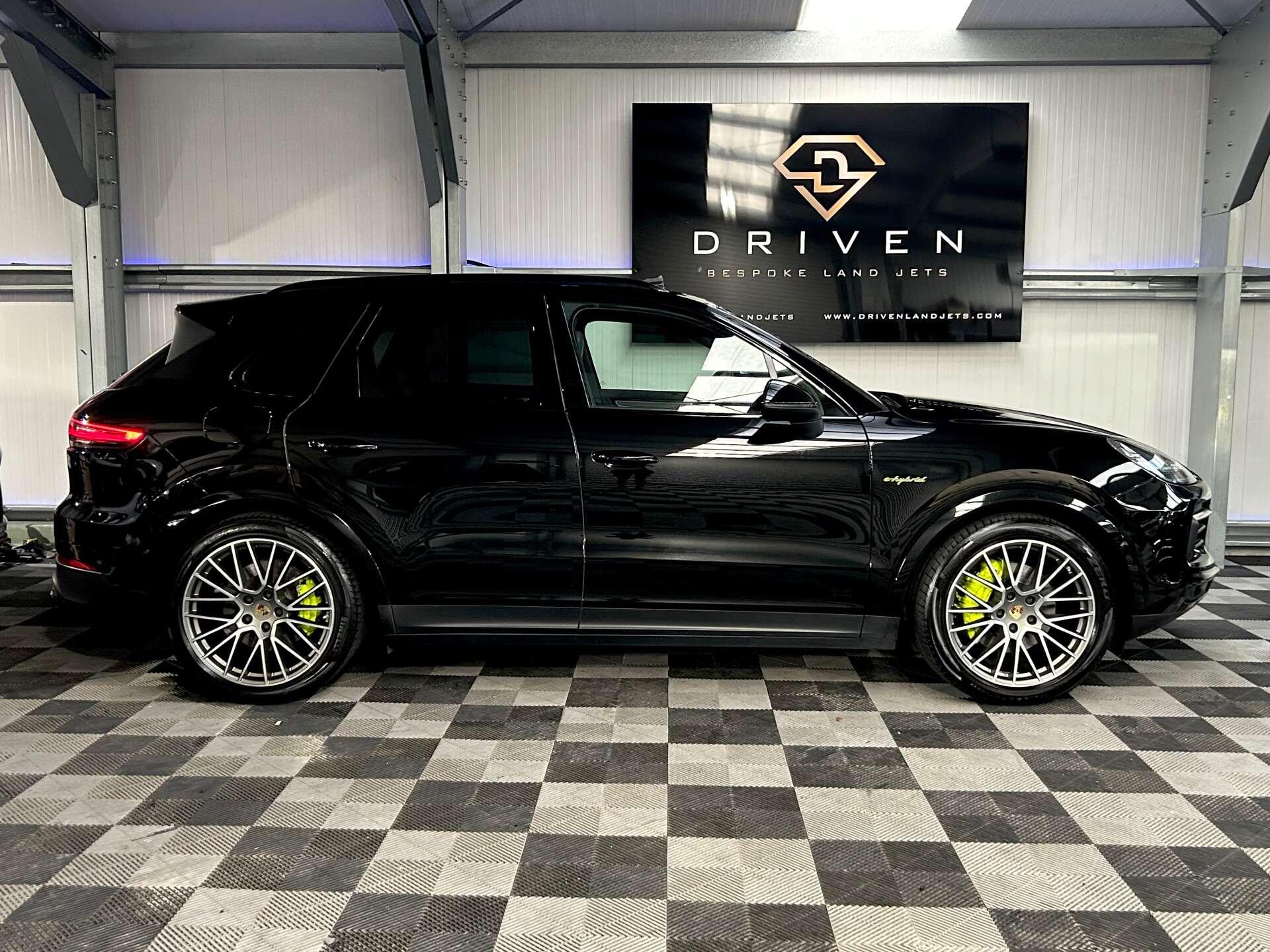 Porsche Cayenne view 17