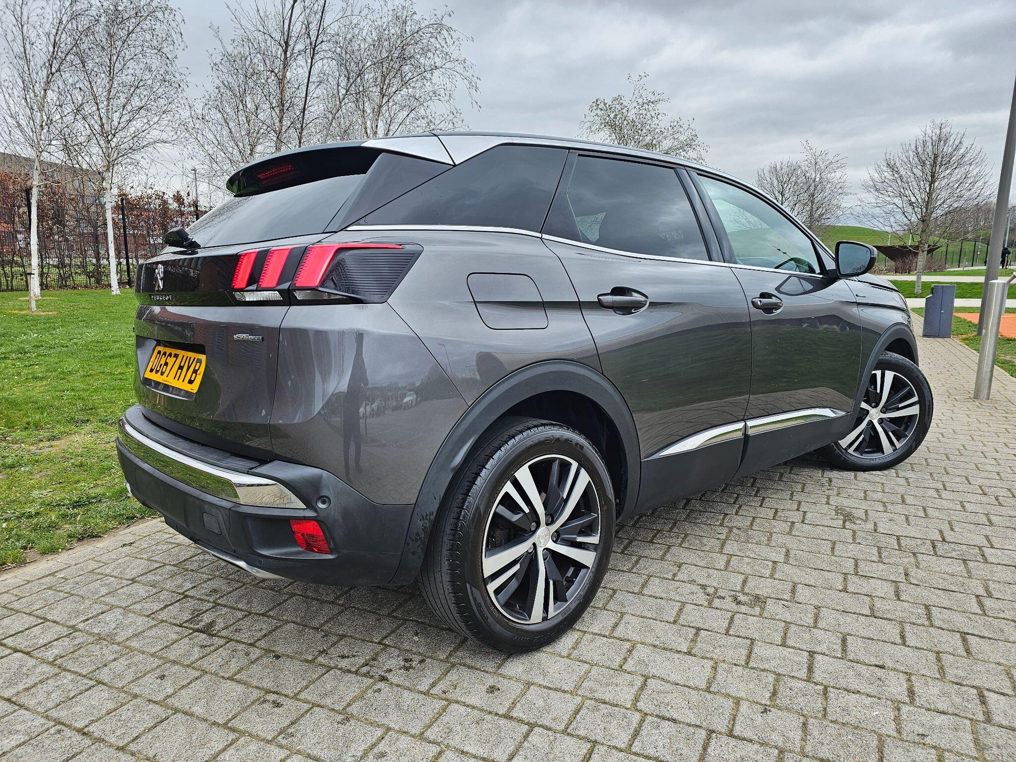 Peugeot 3008 view 11
