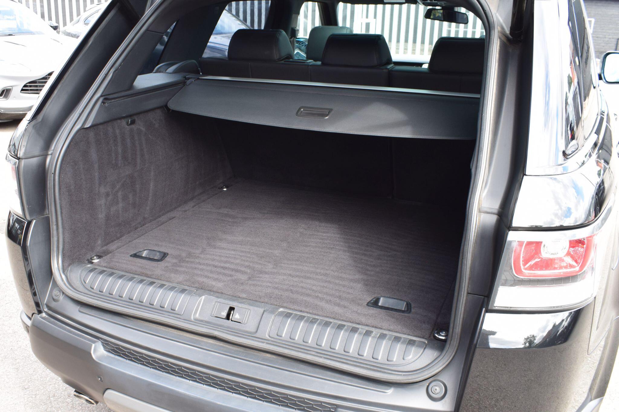Land Rover Range Rover Sport view 30