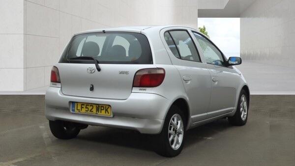 Toyota Yaris view 4