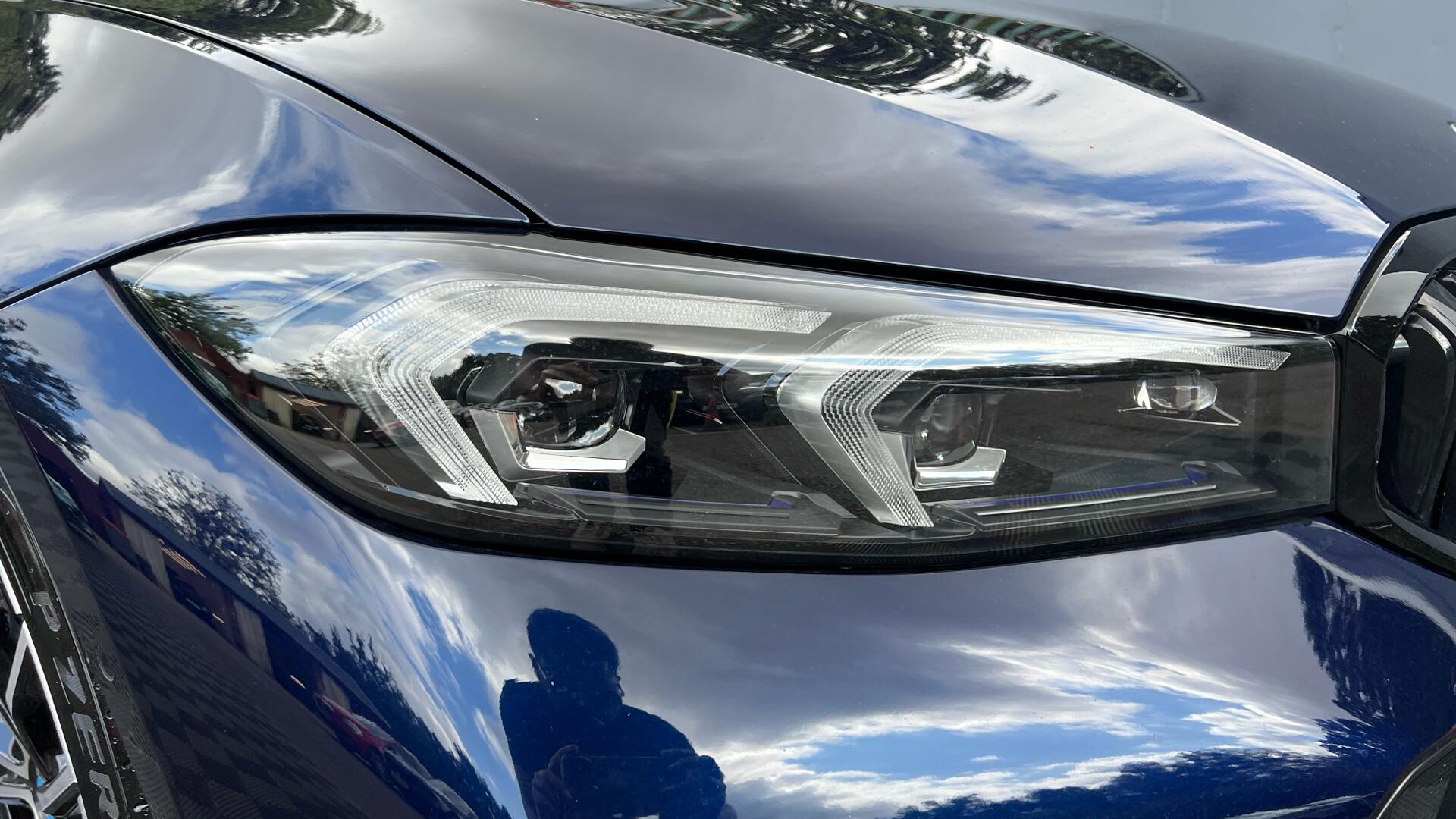 BMW 3 Series view 23