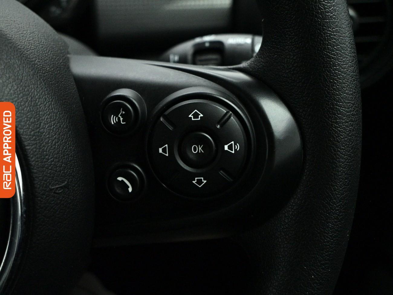 Mini Hatch view 21