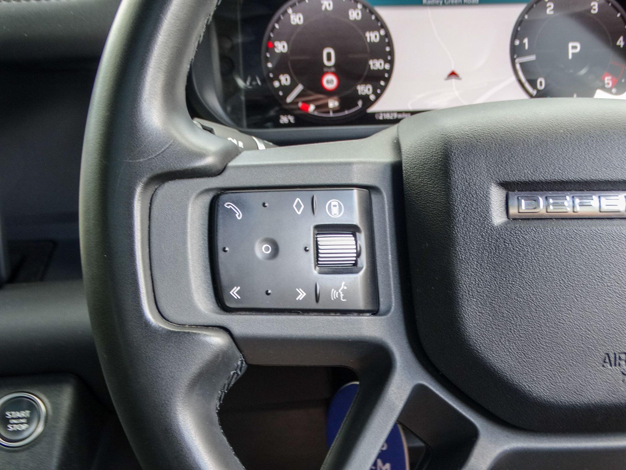 Land Rover Defender view 39