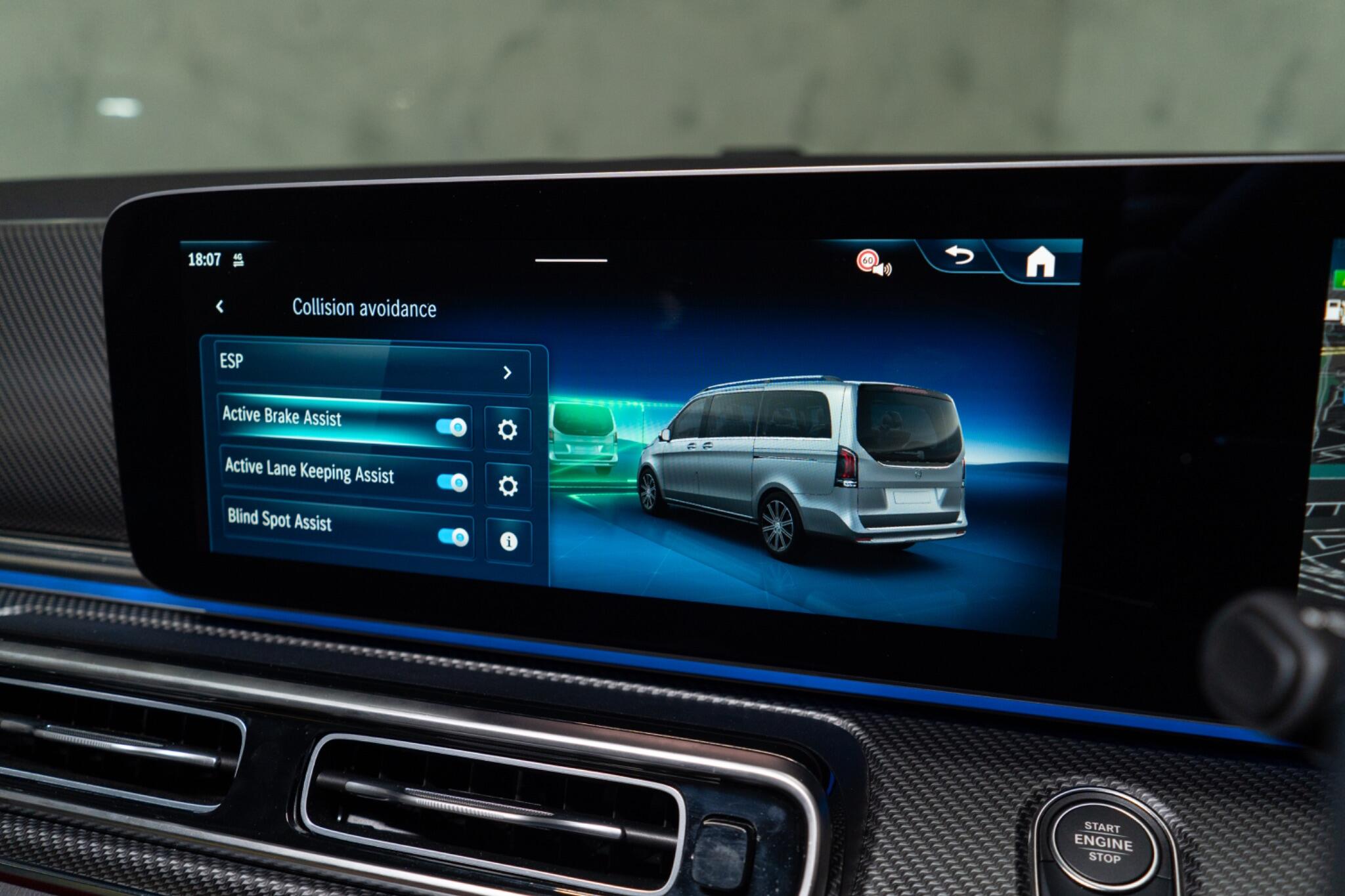 Mercedes-Benz V-Class view 25
