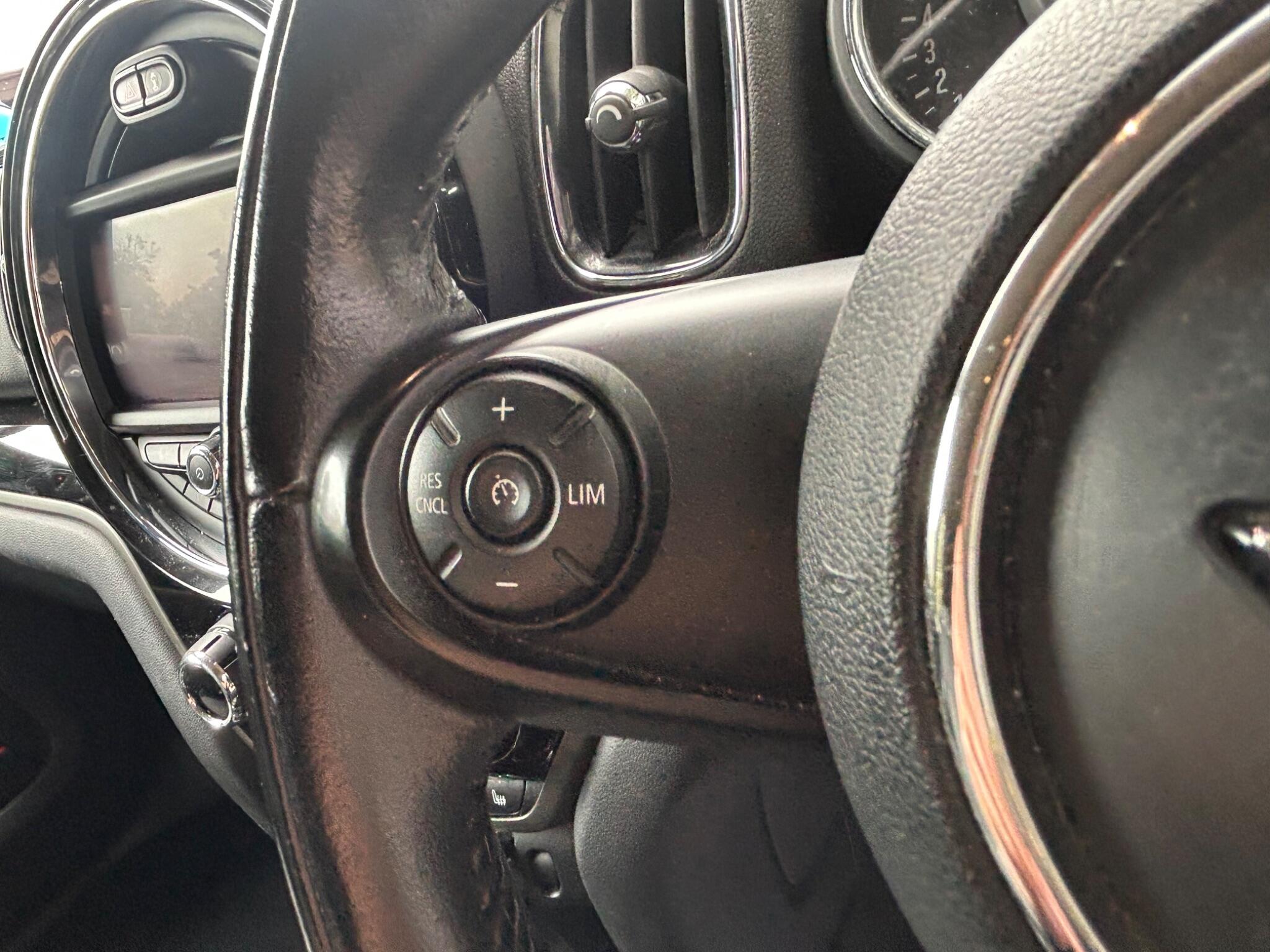 Mini Countryman view 26