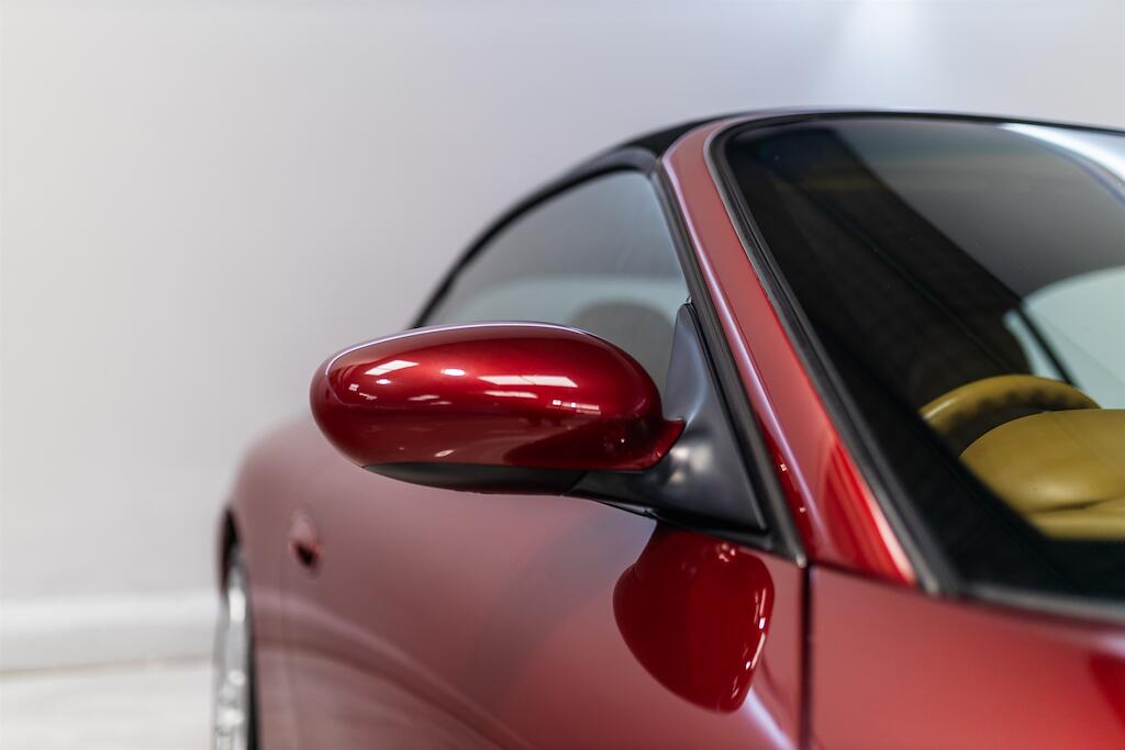 Porsche 911 view 16