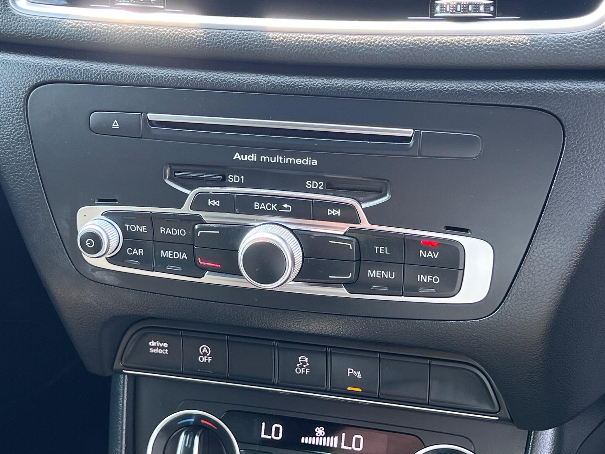 Audi Q3 view 25