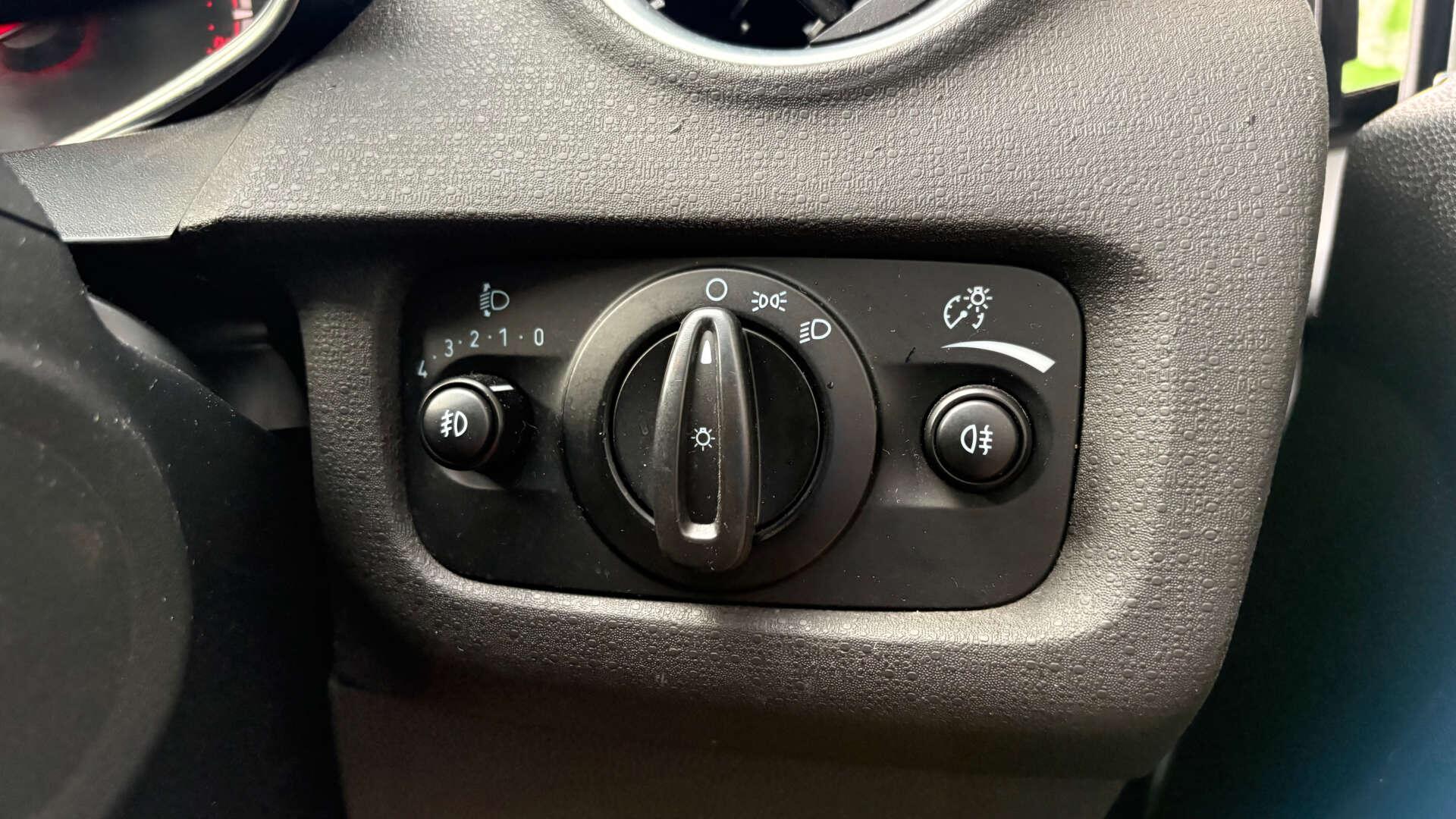 Ford Fiesta view 20