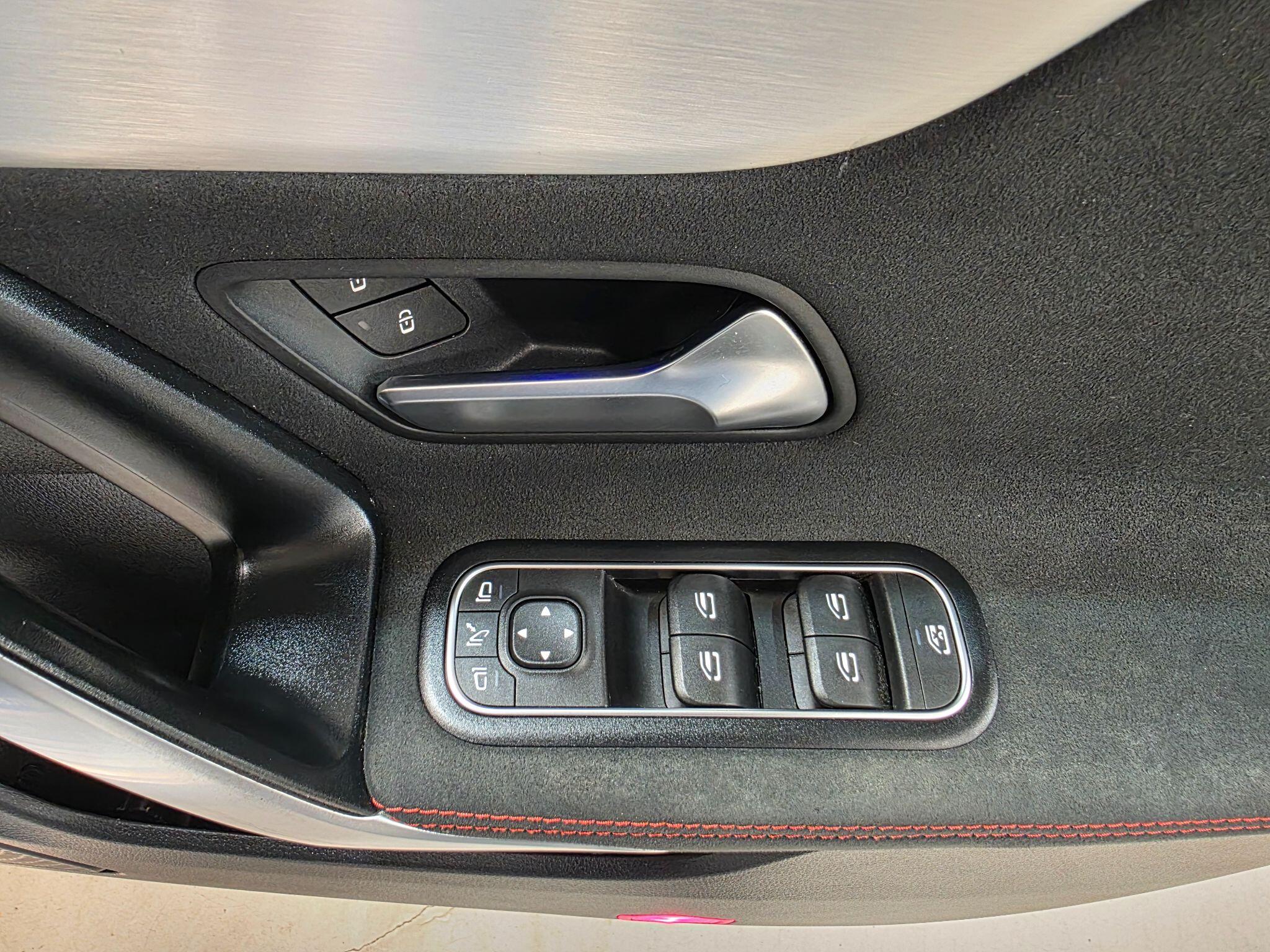 Mercedes-Benz Cla view 14