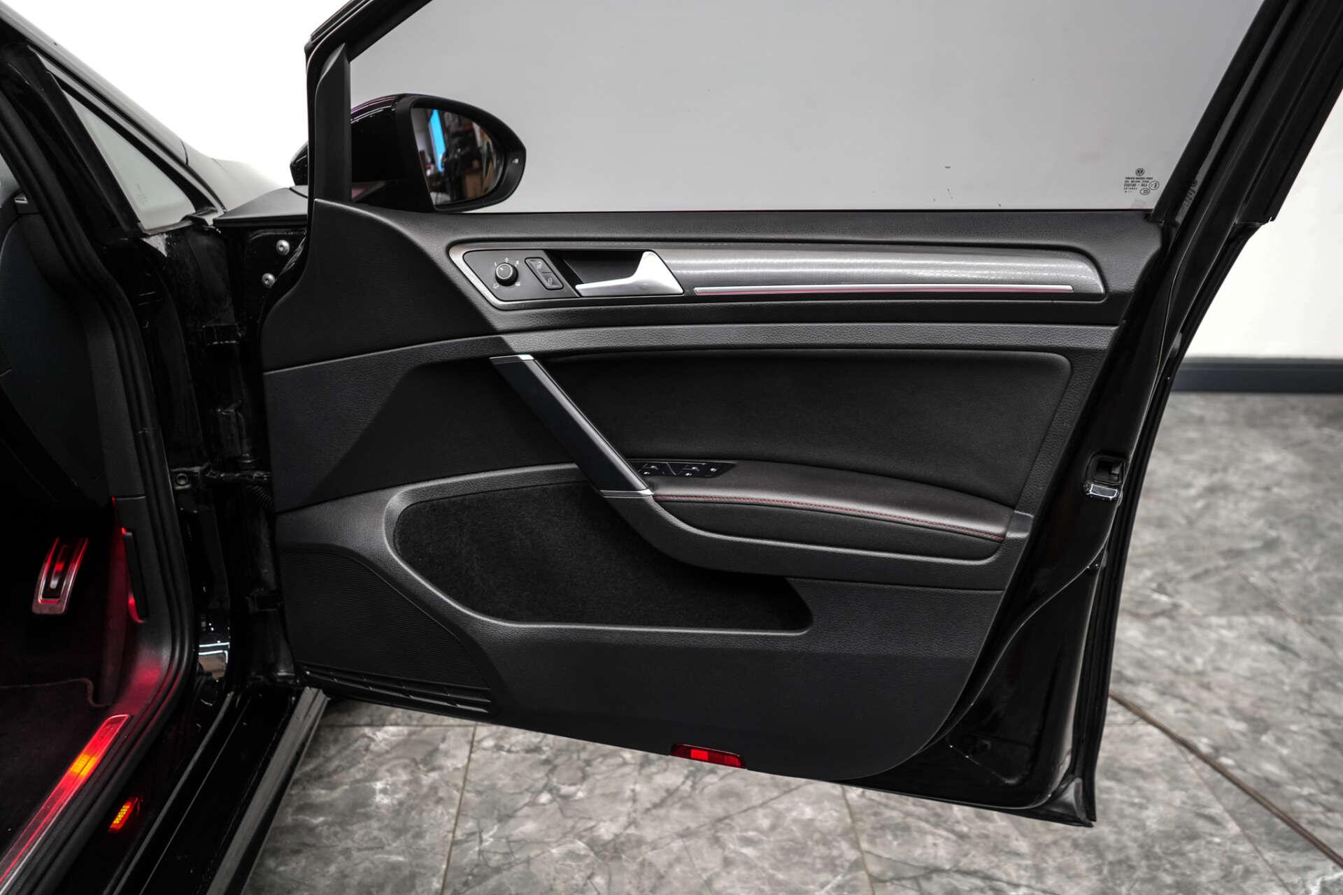 Volkswagen Golf view 20