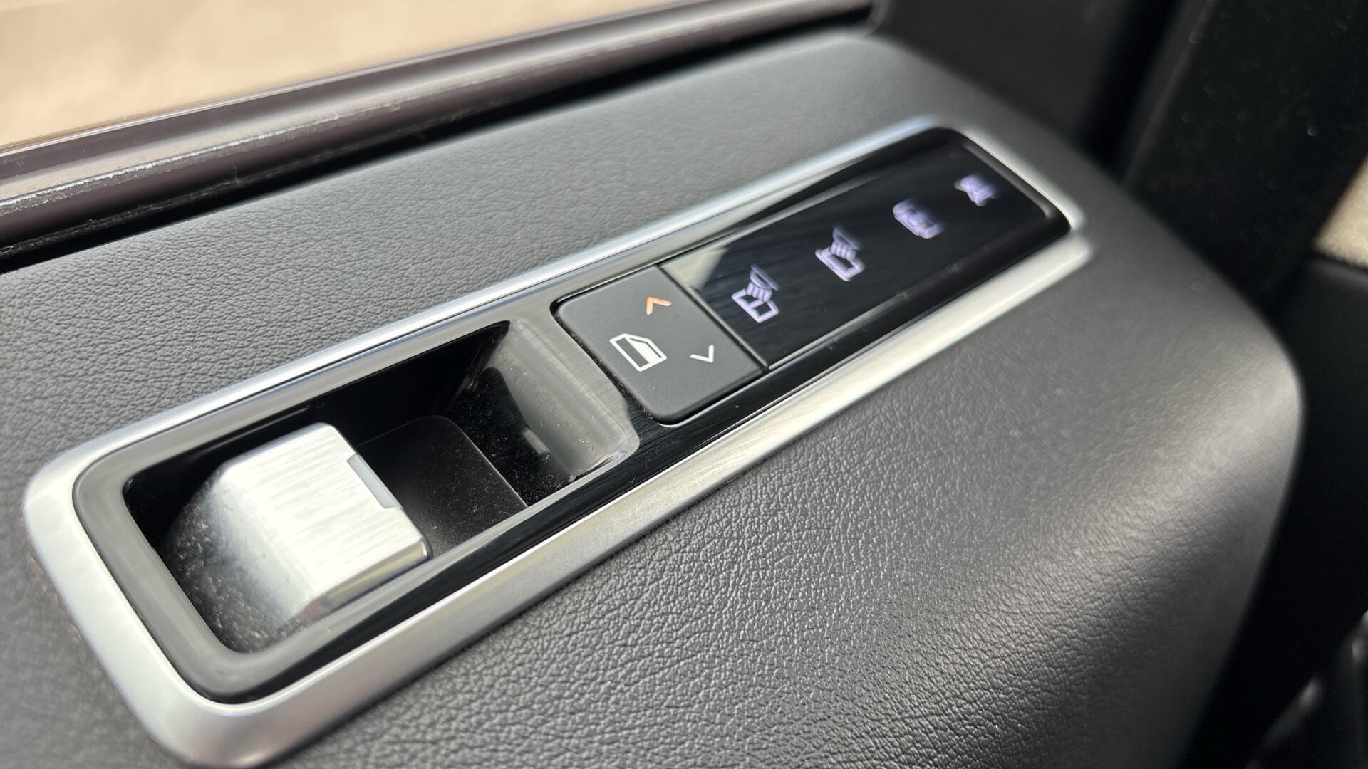 Land Rover Range Rover view 33