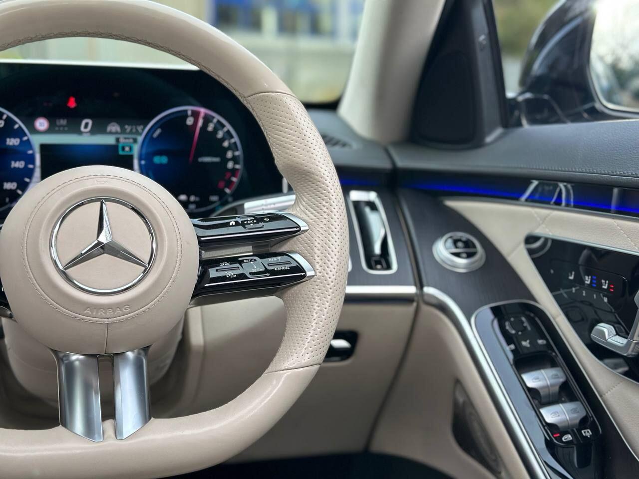 Mercedes-Benz S-Class view 23