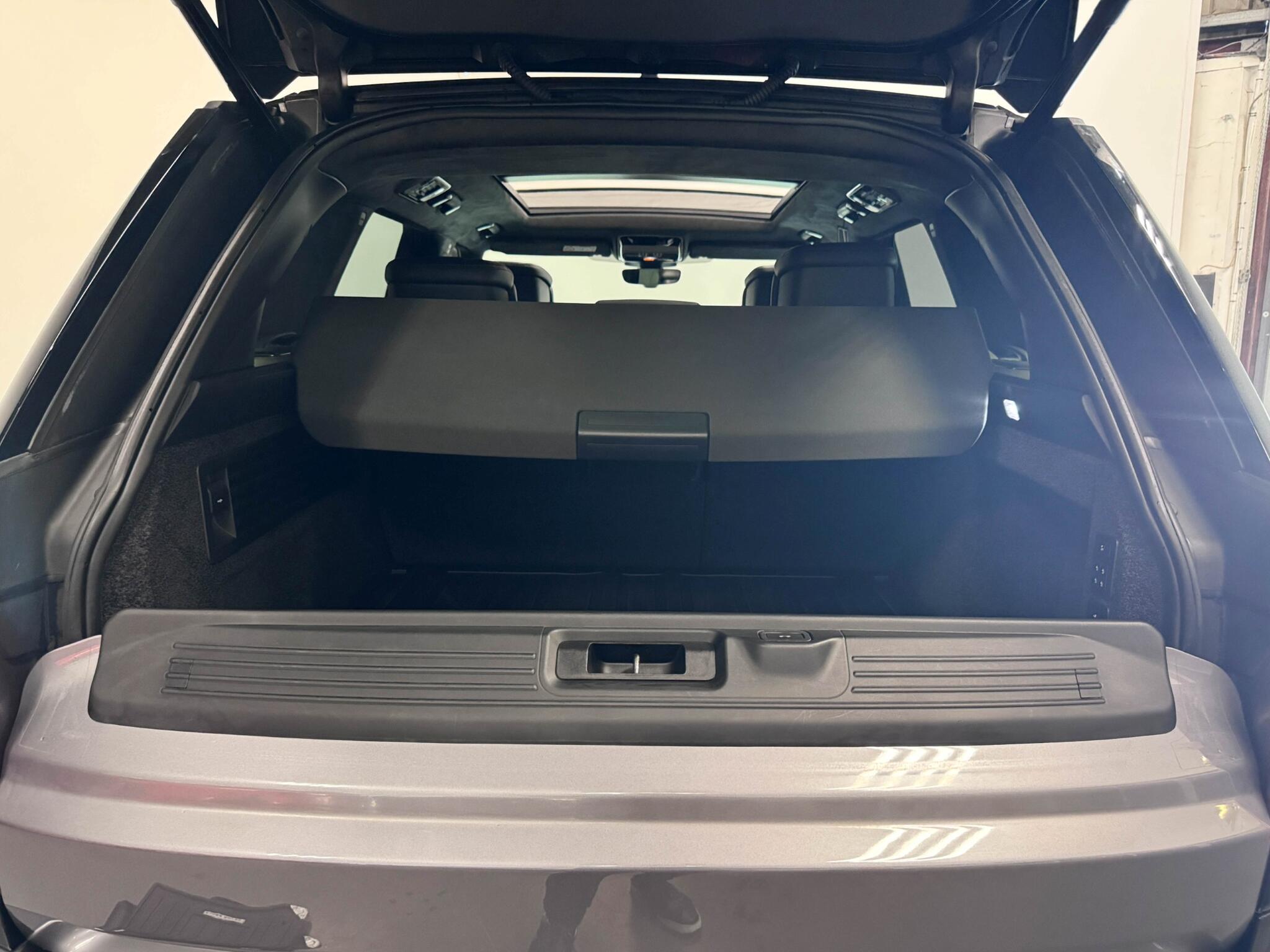 Land Rover Range Rover view 7