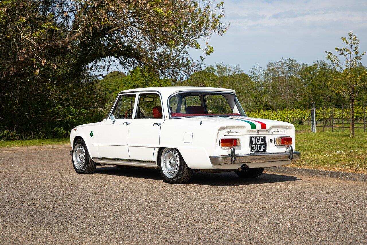 Alfa Romeo Giulia view 98