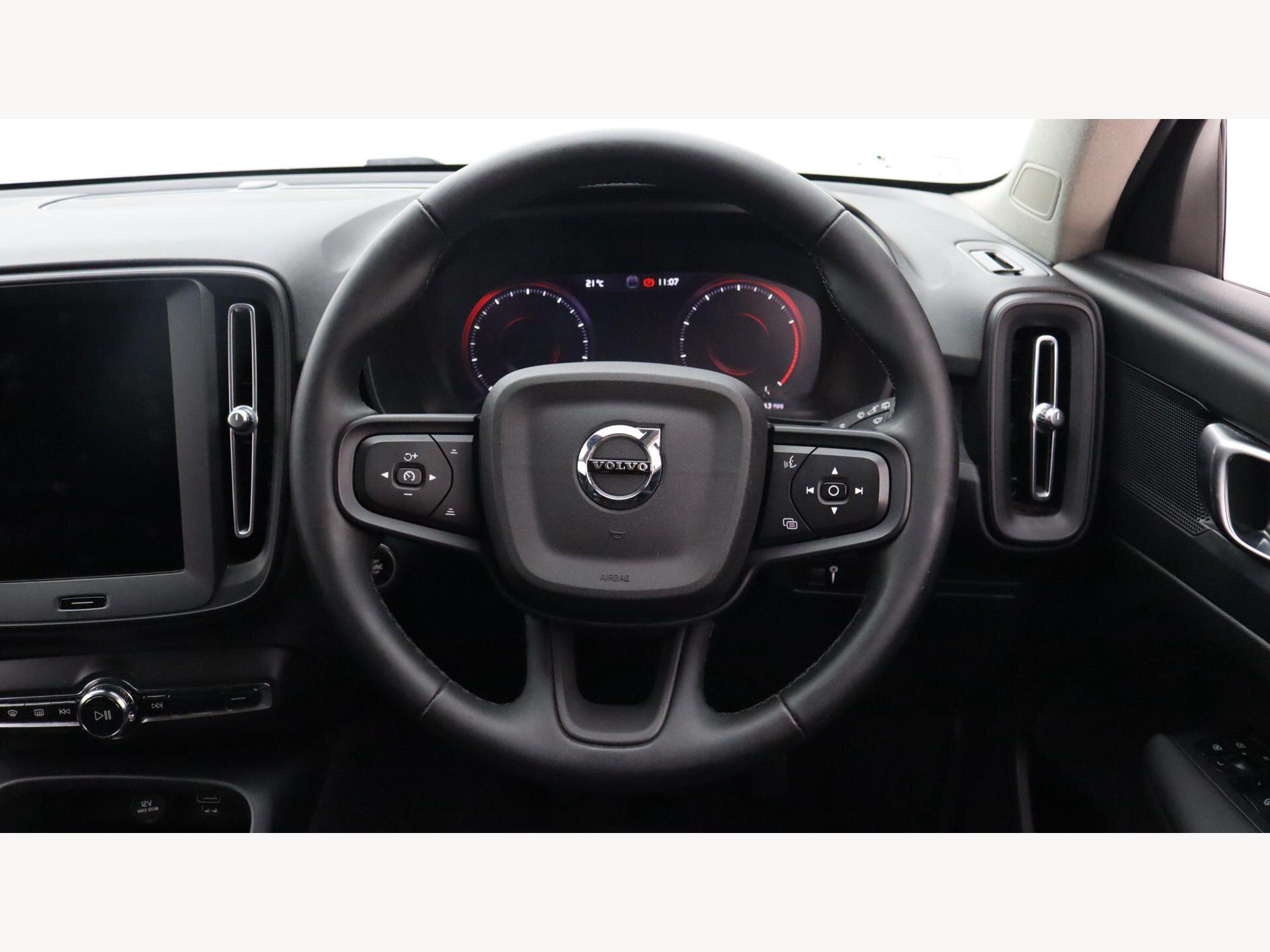 Volvo XC40 view 13