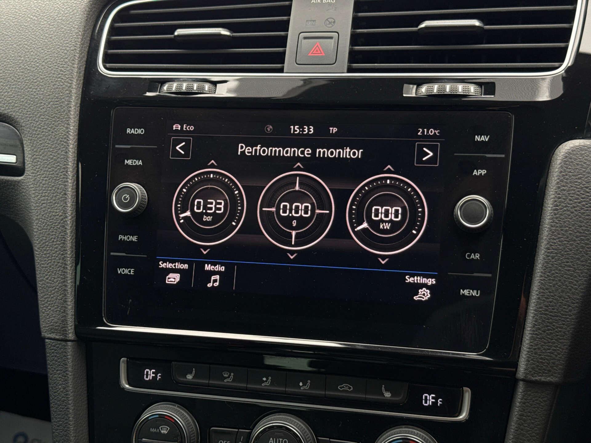 Volkswagen Golf view 70