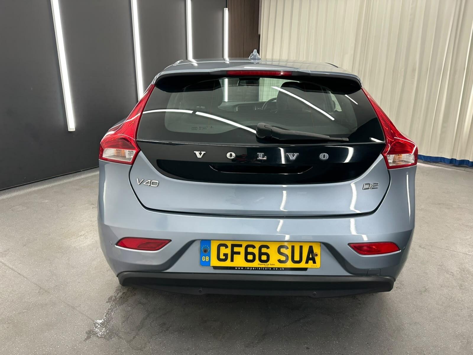 Volvo V40 view 9