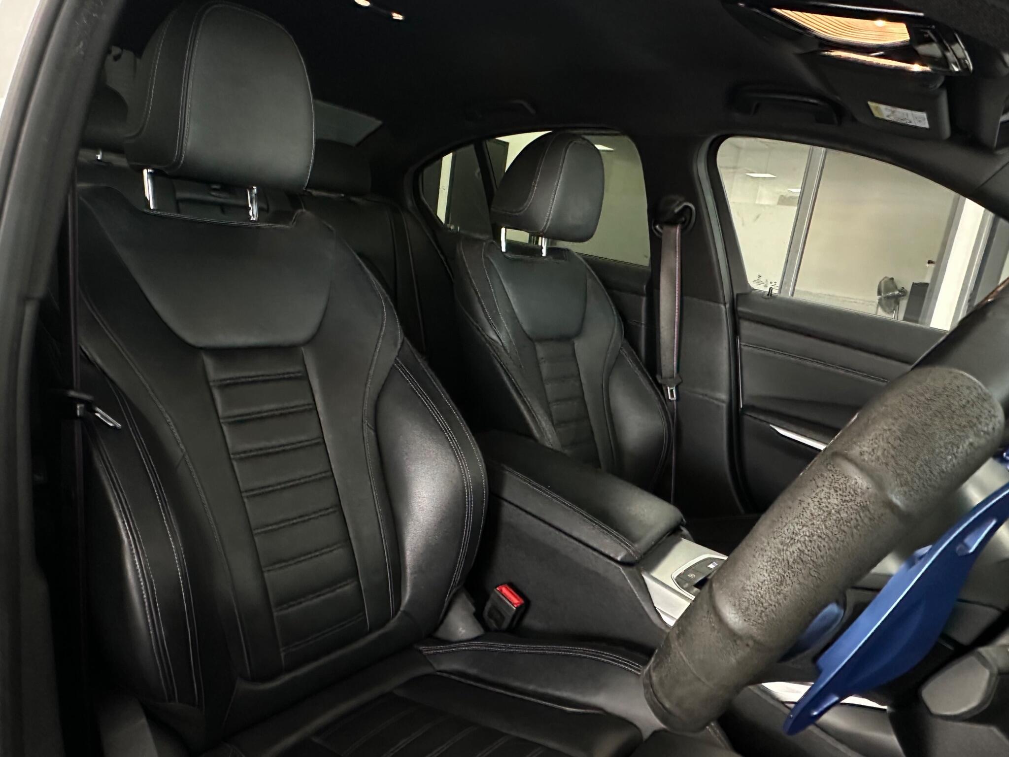 BMW 3 Series view 23
