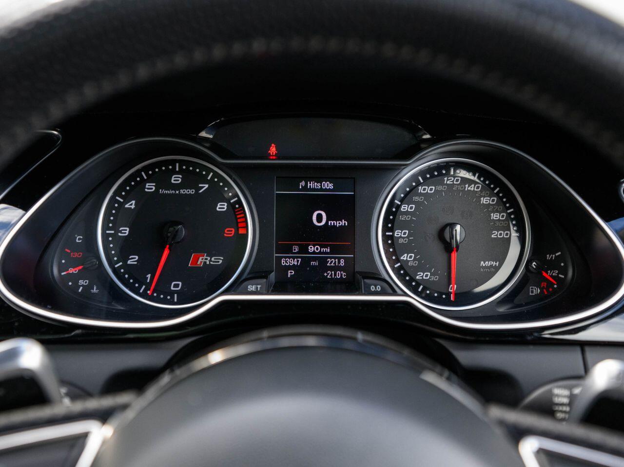 Audi RS4 view 25
