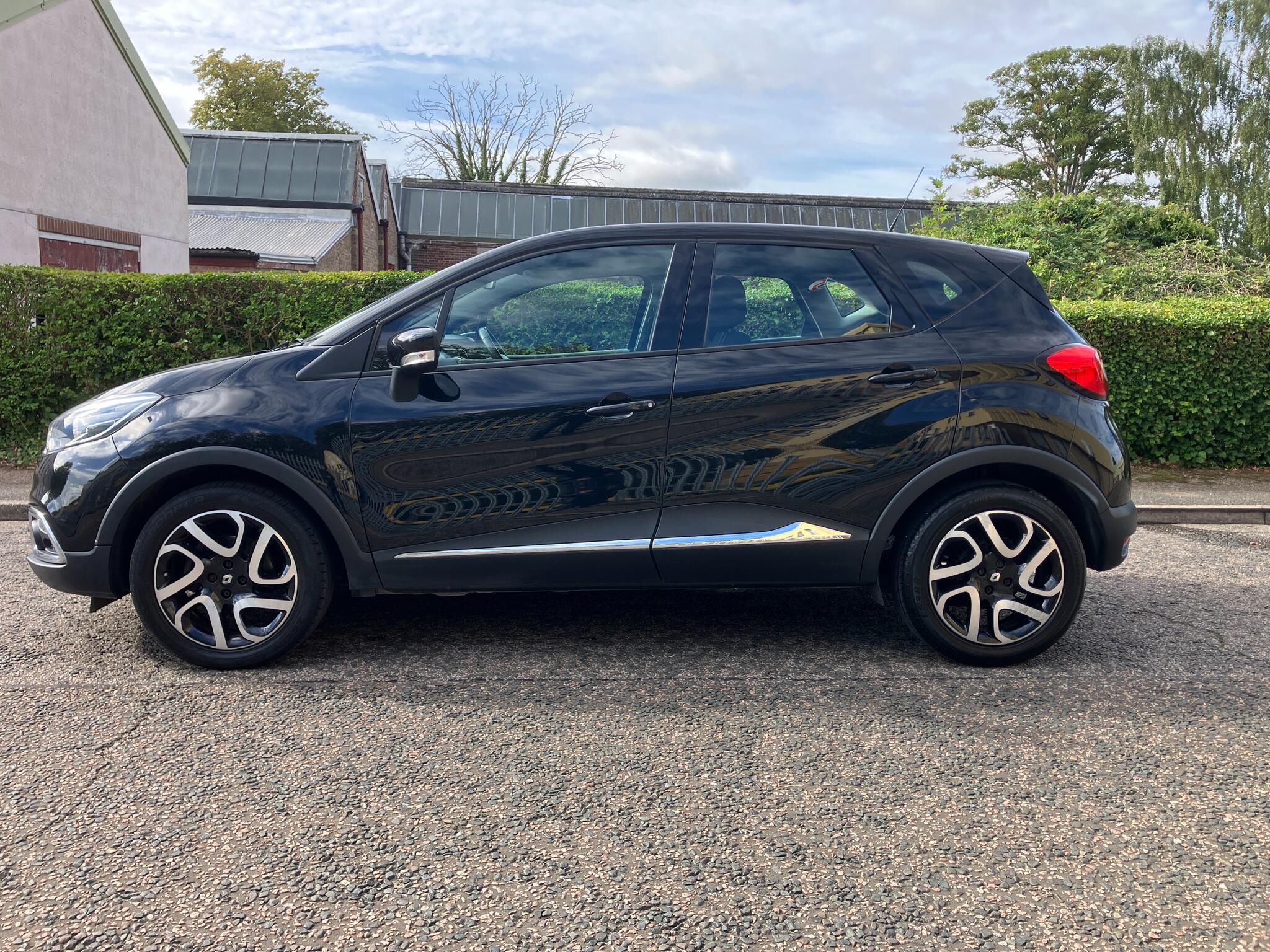 Renault Captur view 4