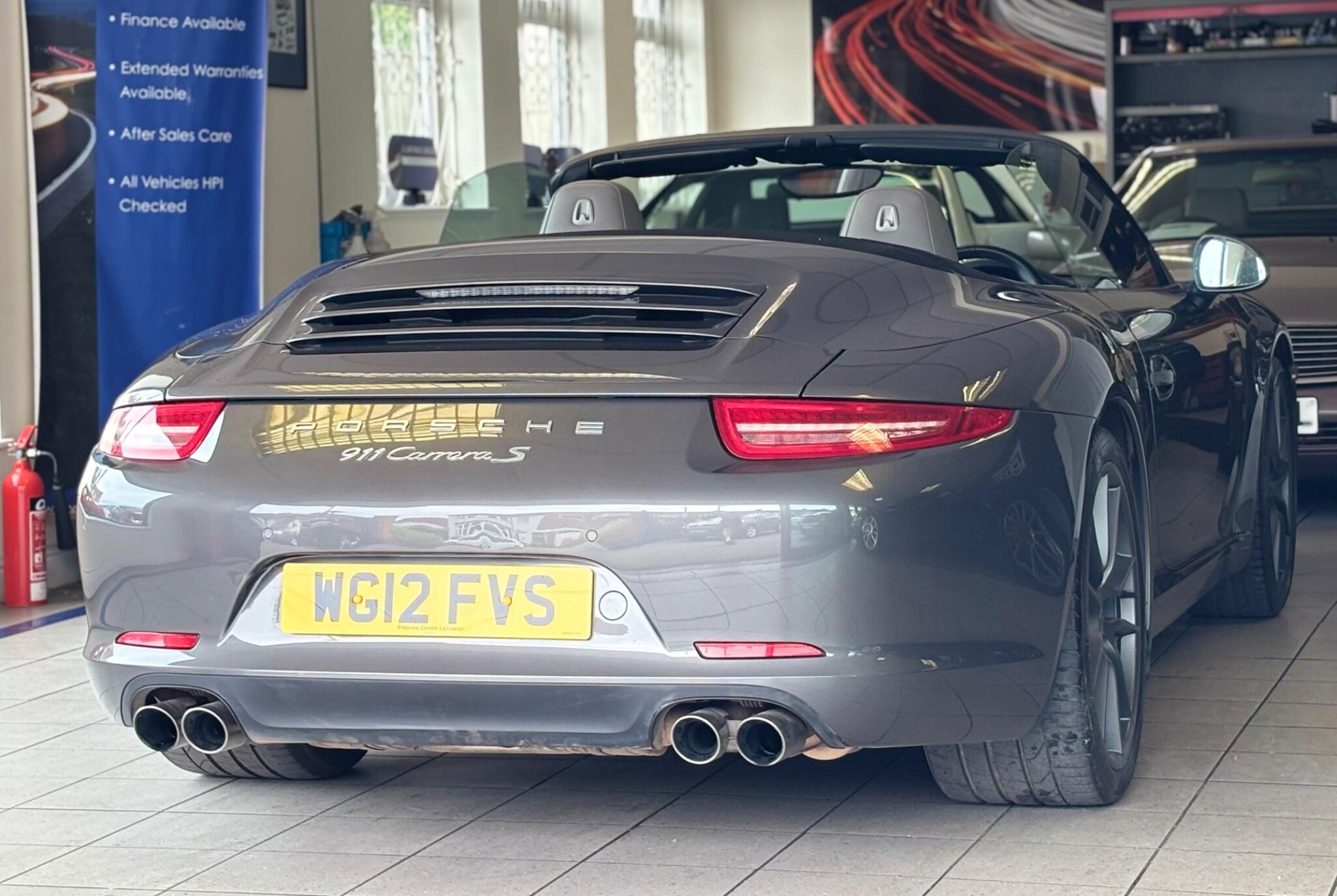 Porsche 911 view 20