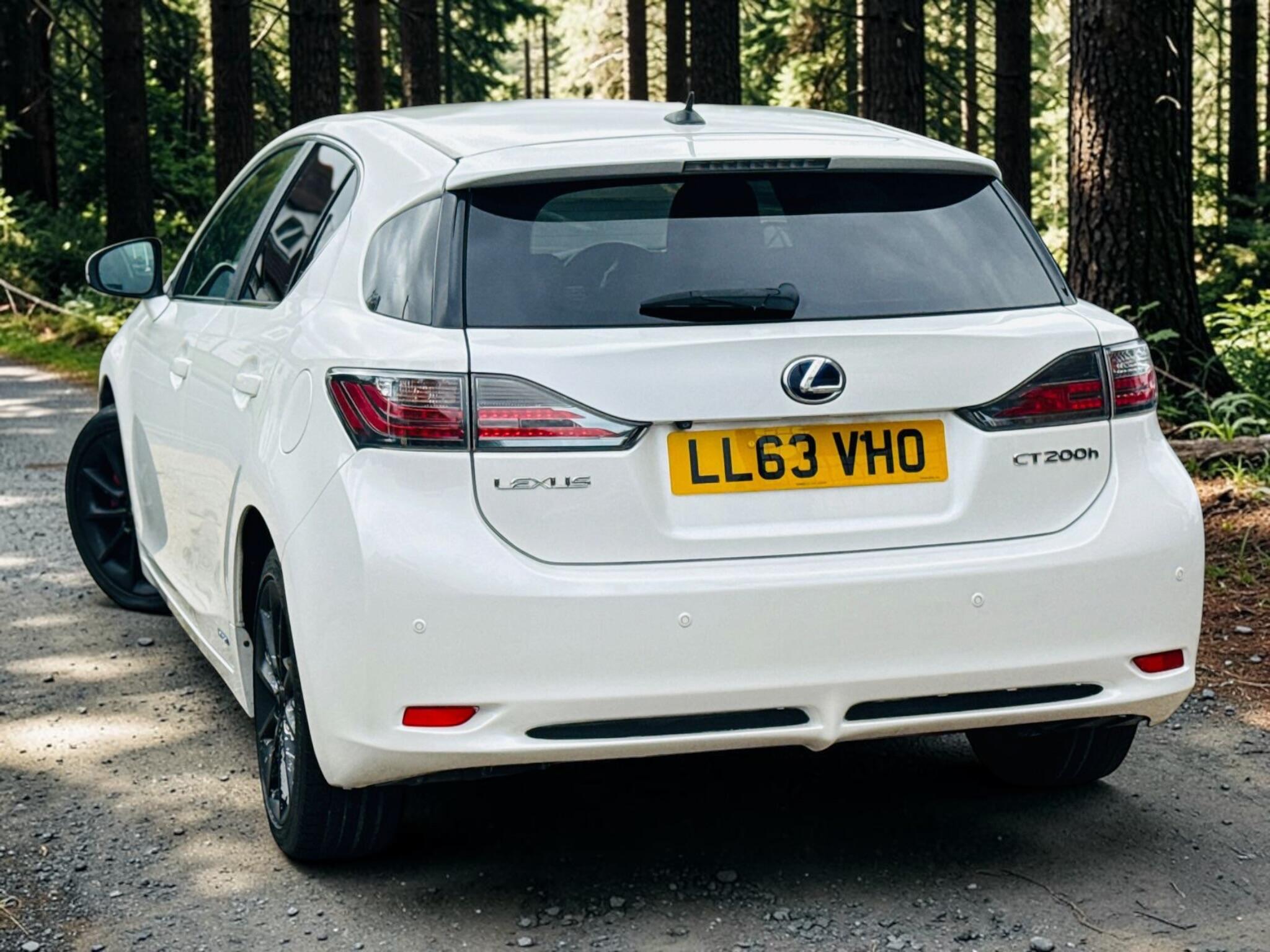 Lexus CT view 14